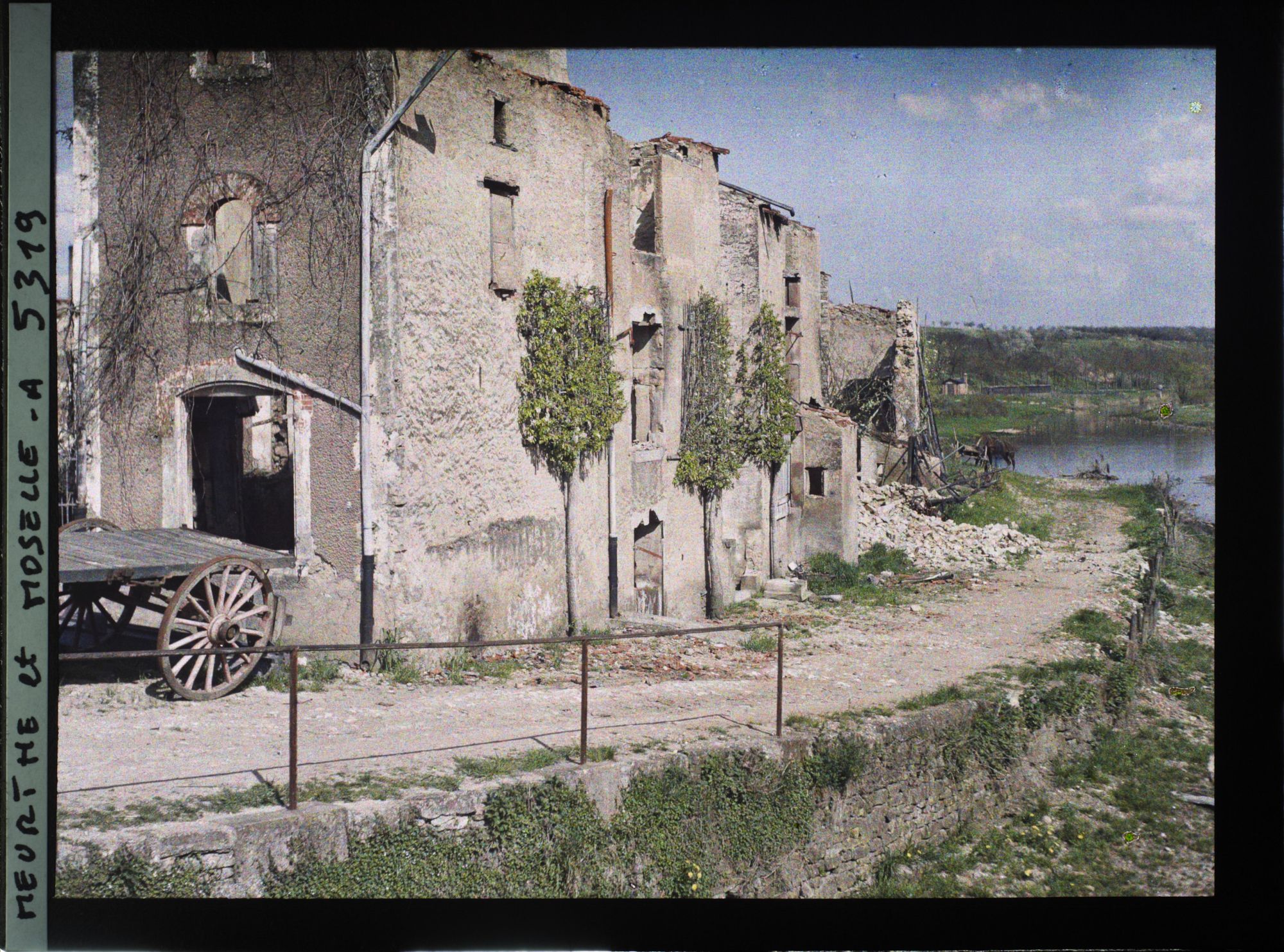 Image représentant France, Gerbeviller, Le petit ruisseau à sec