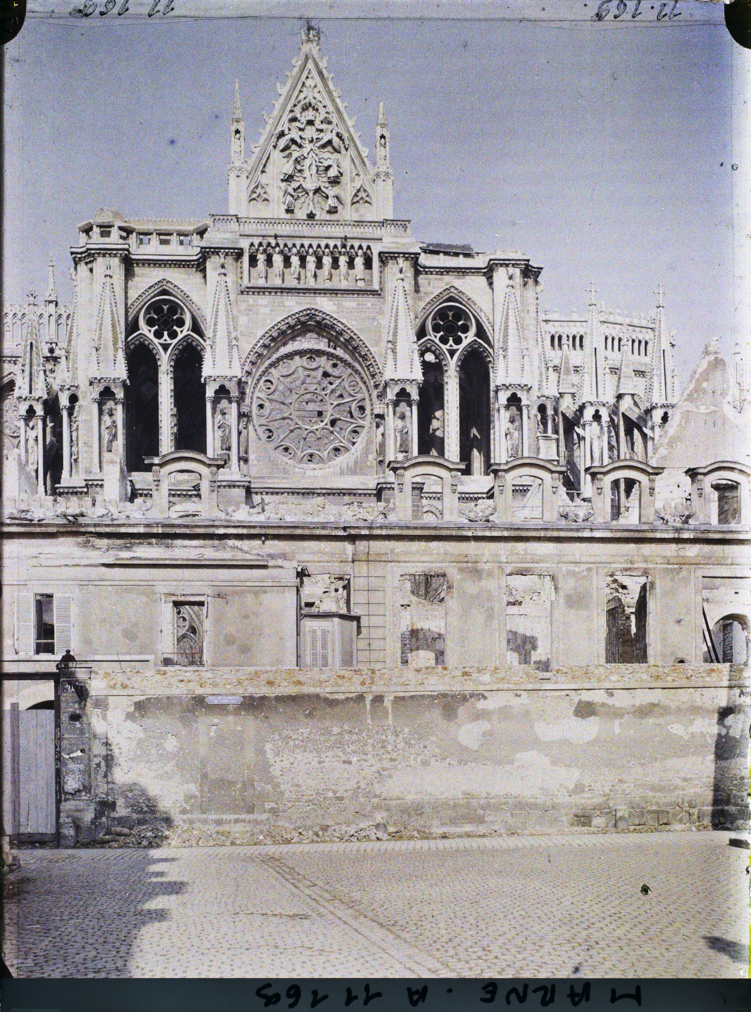 Image représentant Ruines de la cathédrale depuis la rue Paul-Neveux
