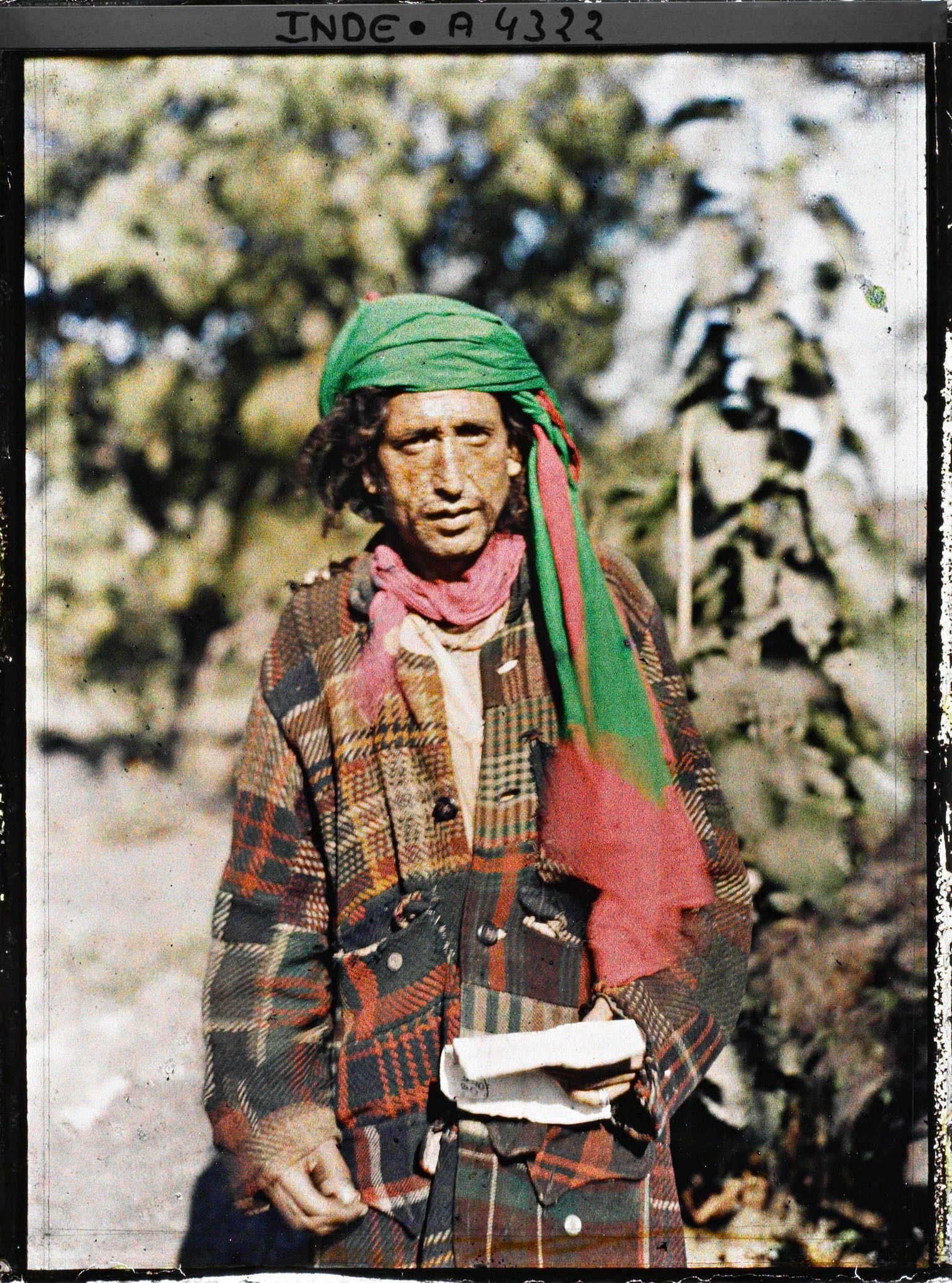 Image représentant Gardien afghan (?) d'un tombeau musulman