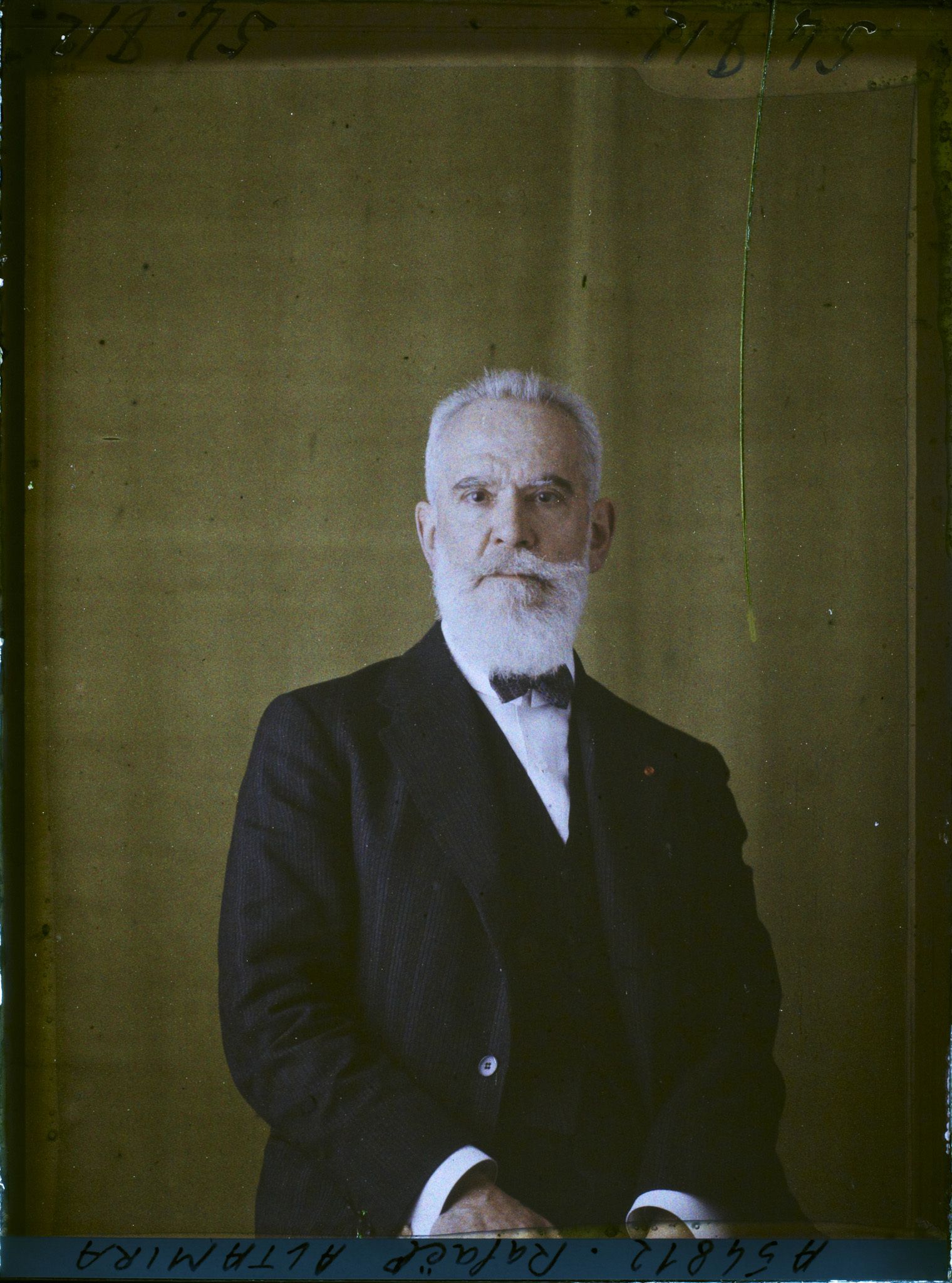 Image représentant https://musee-albert-kahn.s-museum.fr/home/NWQ2OTAwYzNmYjZlZTk1ZWQwODJmMjY4L2dlbmVyaWMtbm90aWNlLXRhYi9hdXRob3JpdHkvNjE3YTc5ZjVjZjhiODk2OGIzMzM3ZDIx/5d6900c3fb6ee95ed082f268/generic-notice-tab/authority/617a79ebcf8b8968b3336726 Monsieur Rafael Altamira