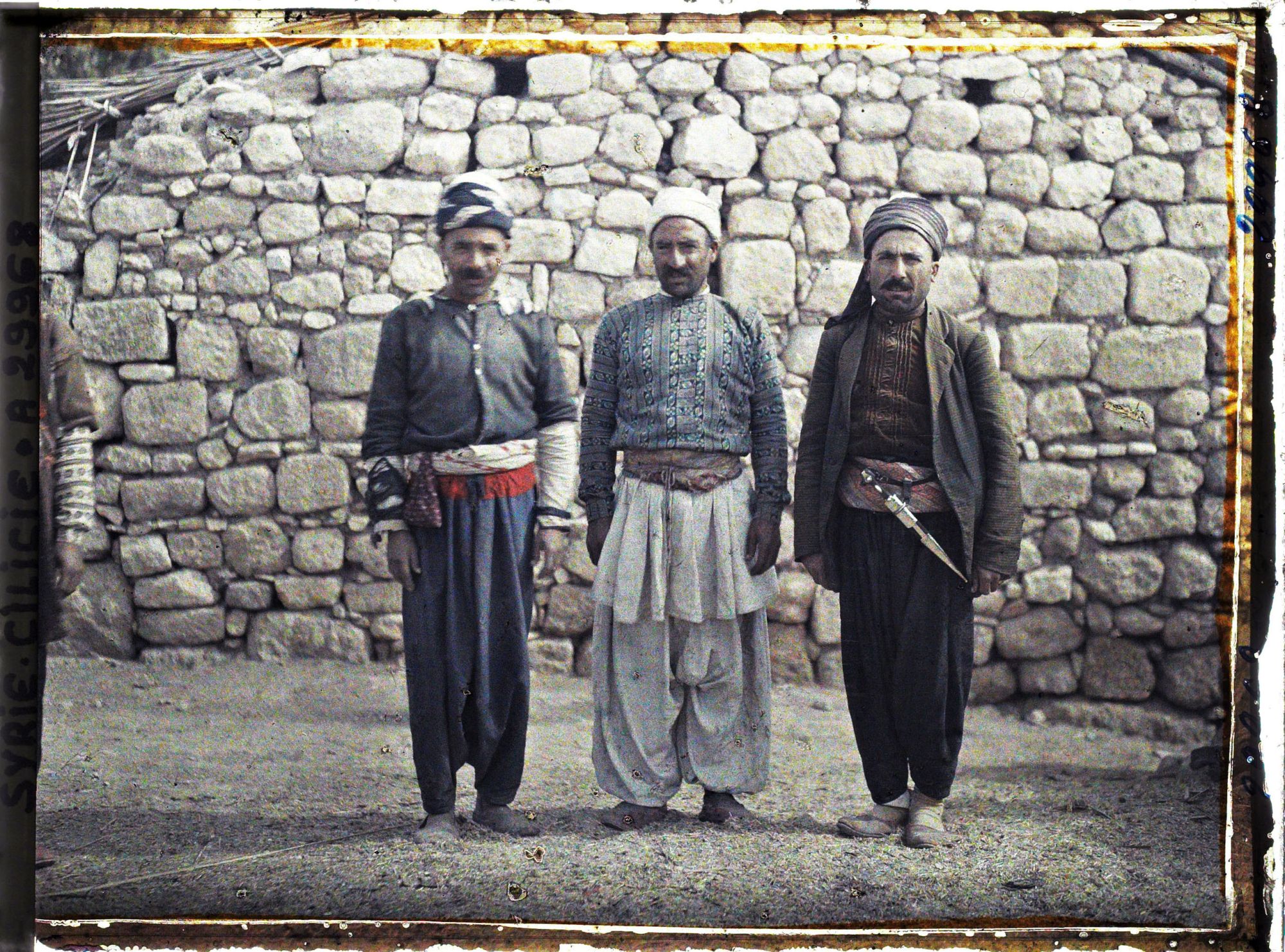 Image représentant Trois habitants kurdes