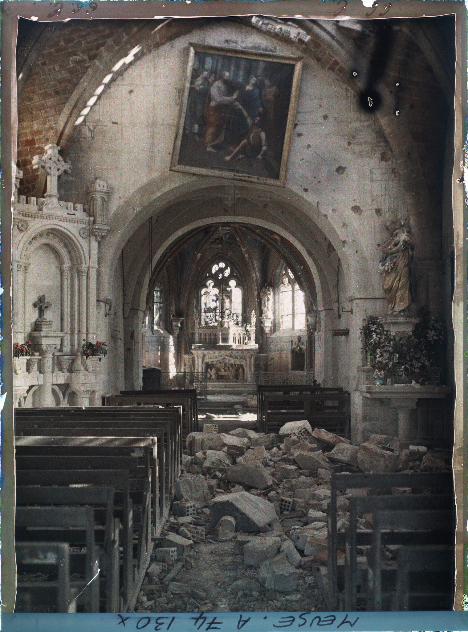 Image représentant L'intérieur de l'église