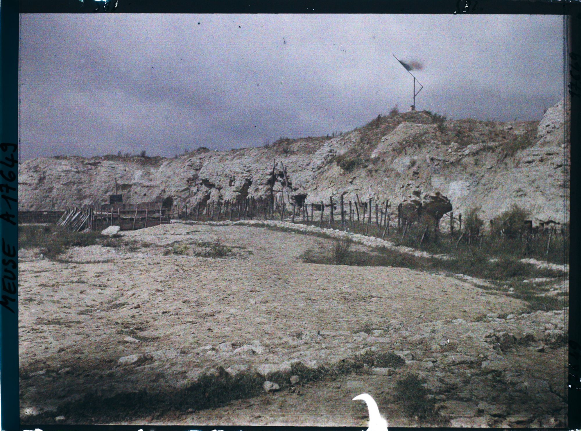 Image représentant France, Fort de Douaumont, Le mur du fort