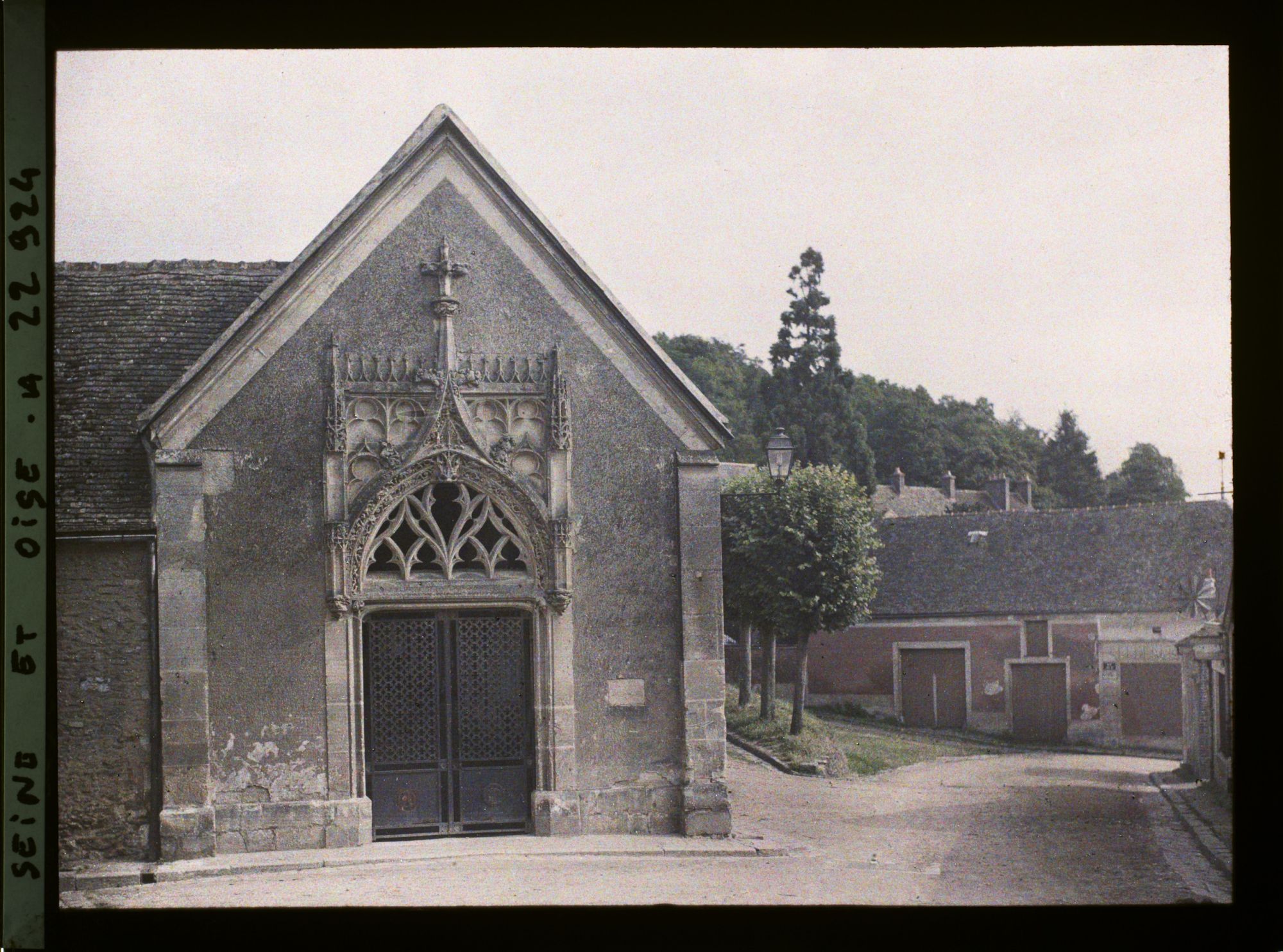 Image représentant France, Montfort l'Amaury, La Porte du Cimetière XVe