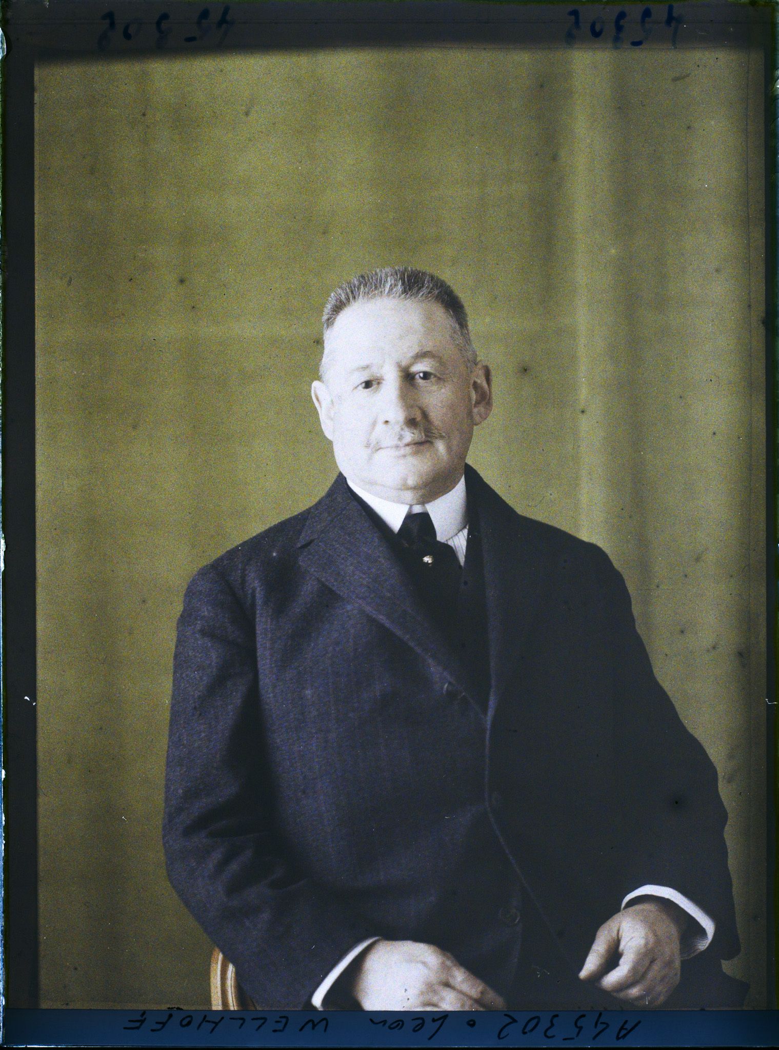 Image représentant Monsieur  https://musee-albert-kahn.s-museum.fr/home/NWQ2OTAwYzNmYjZlZTk1ZWQwODJmMjY4L2dlbmVyaWMtbm90aWNlLXRhYi9hdXRob3JpdHkvNjE3YTc5ZjVjZjhiODk2OGIzMzM3ZDIx/5d6900c3fb6ee95ed082f268/generic-notice-tab/authority/617a79ebcf8b8968b3337a81 Léon Wellhoff