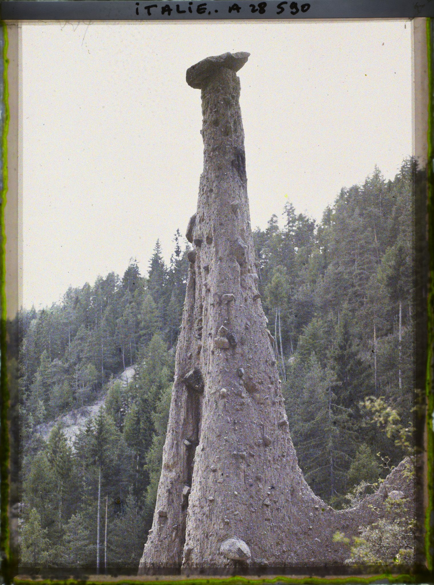 Image représentant Les Pyramides de terre (ou Cheminées de Fées) de Renon