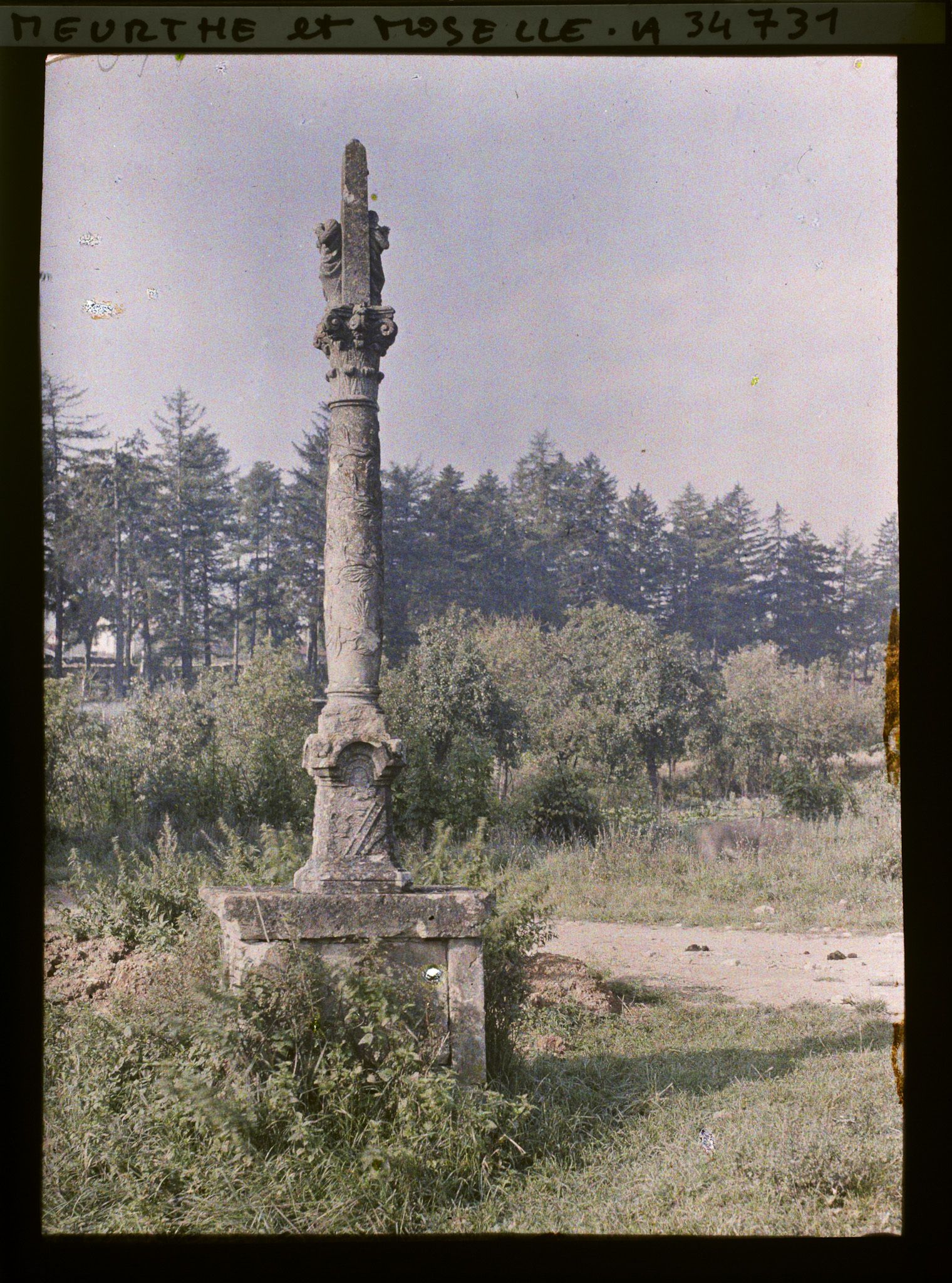 Image représentant France, Thiaucourt, Vieux Calvaire endommagé pendant la Guerre
