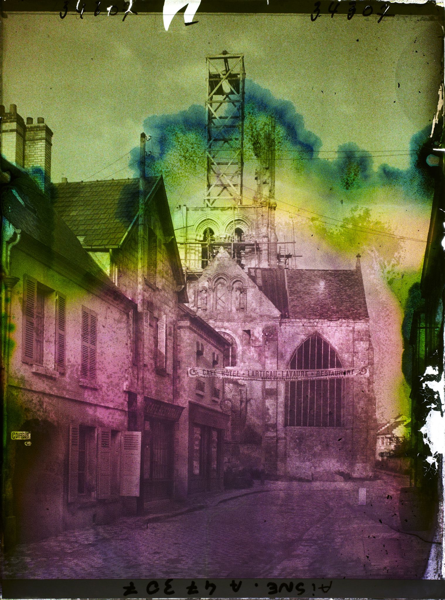 Image représentant France, Vailly, Eglise en restauration l'Abside