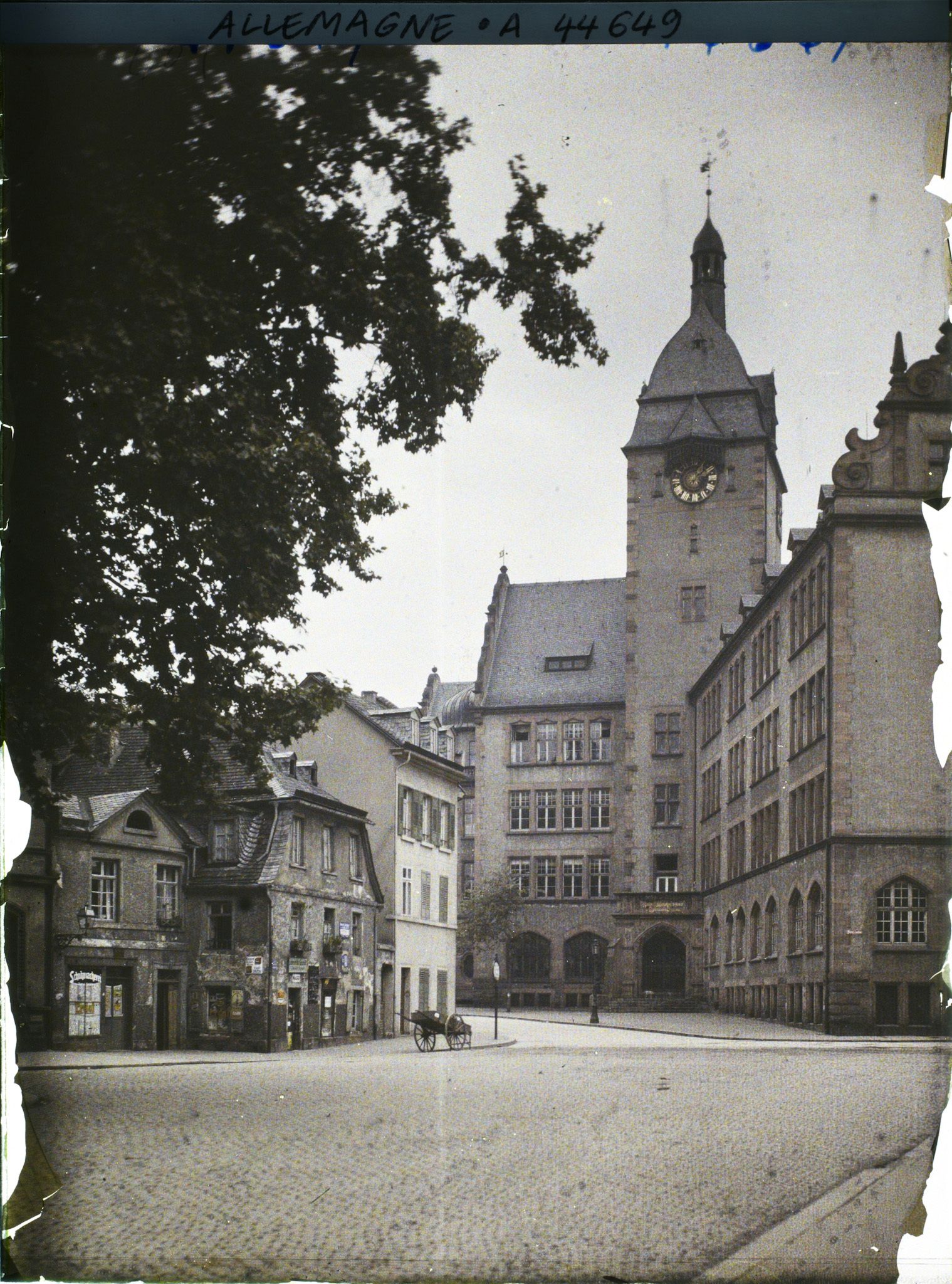 Image représentant Allemagne, Mayence, Place St Pierre et Ecole moderne