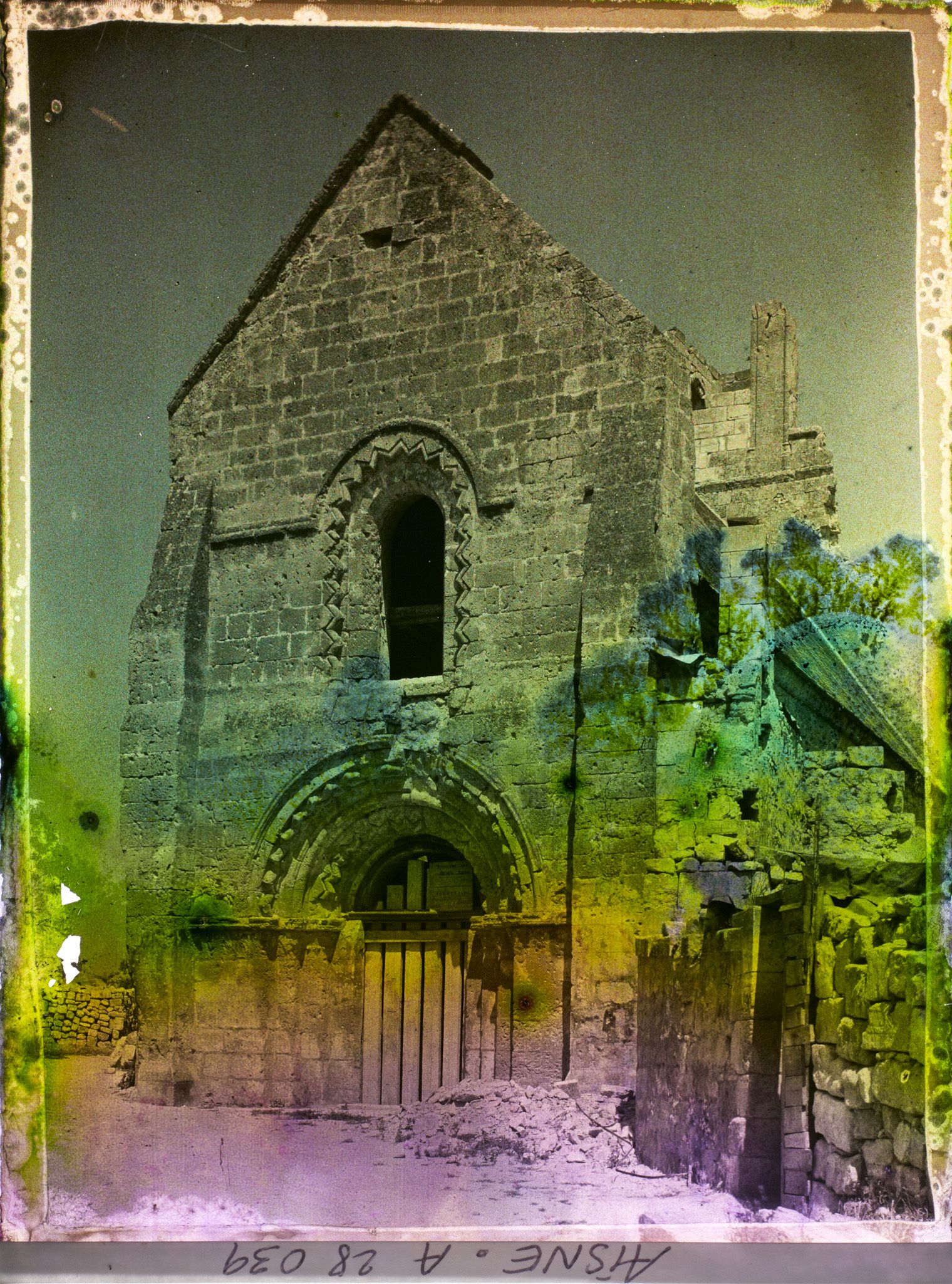 Image représentant France, Condé s/Aisne, Entrée de l'Eglise