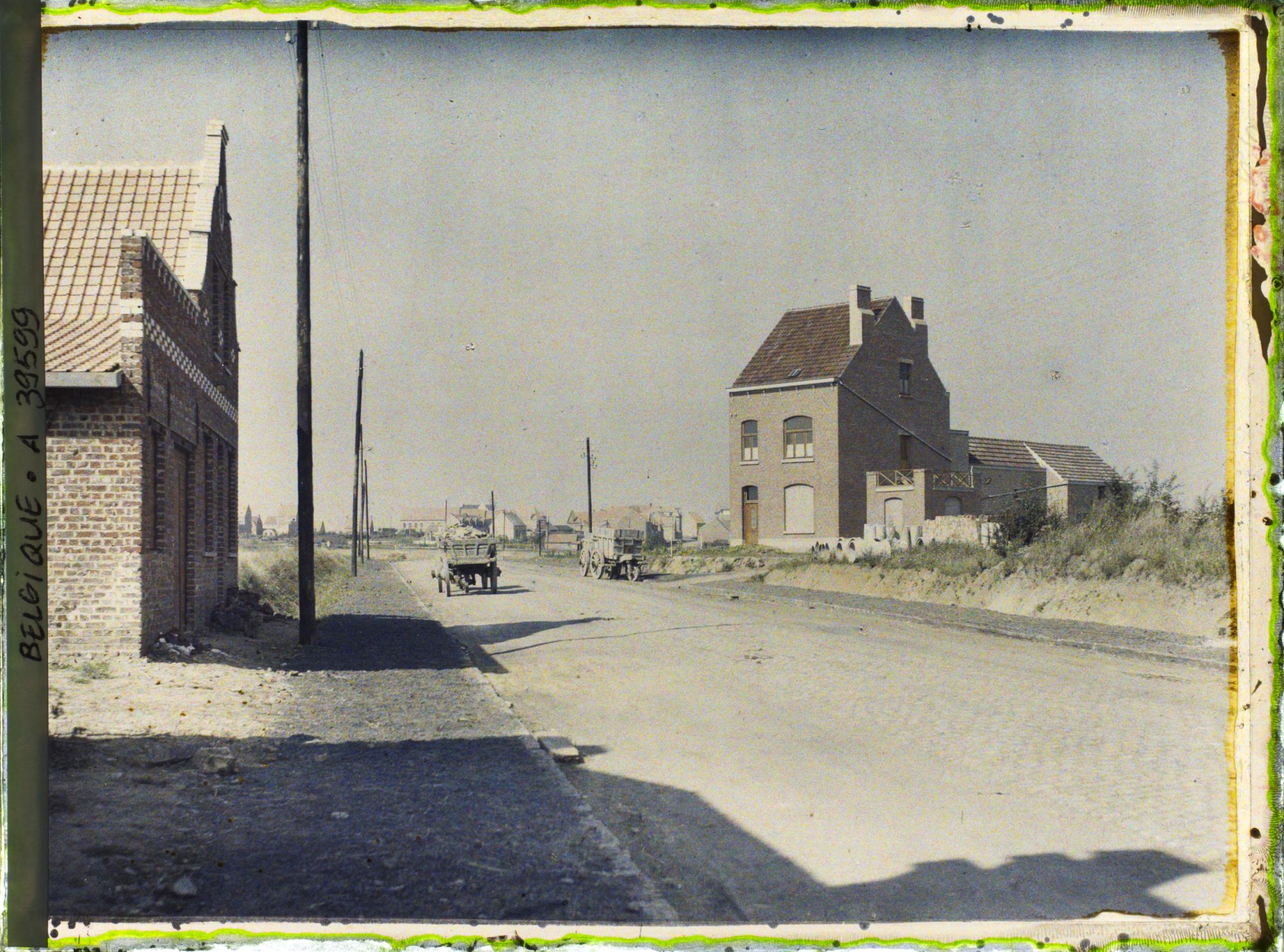 Image représentant Belgique, Passchendael, Une rue du Village