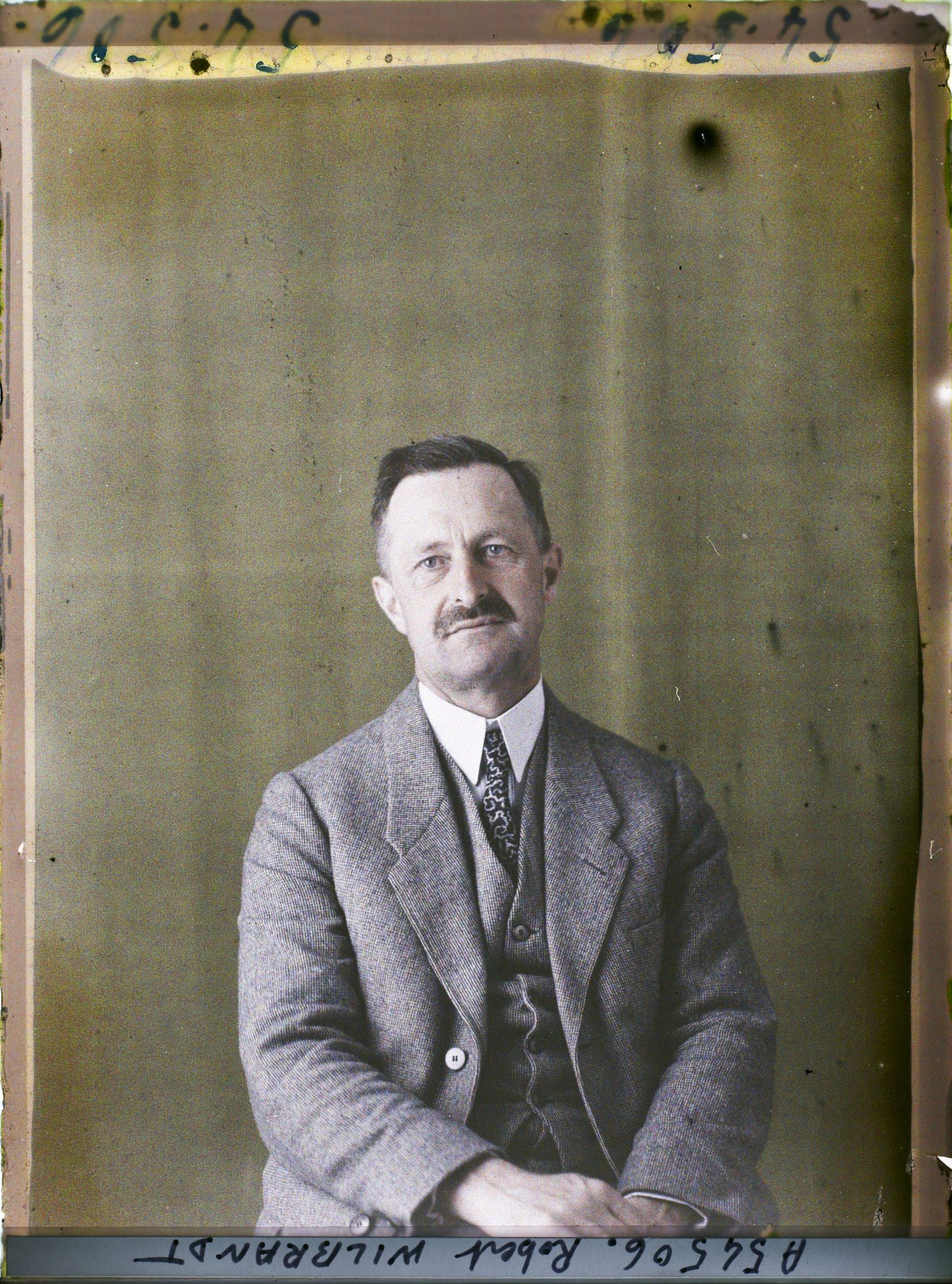 Image représentant https://musee-albert-kahn.s-museum.fr/home/NWQ2OTAwYzNmYjZlZTk1ZWQwODJmMjY4L2dlbmVyaWMtbm90aWNlLXRhYi9hdXRob3JpdHkvNjE3YTc5ZjVjZjhiODk2OGIzMzM3ZDIx/5d6900c3fb6ee95ed082f268/generic-notice-tab/authority/617a79ebcf8b8968b3337a8f Monsieur Robert Wilbrandt