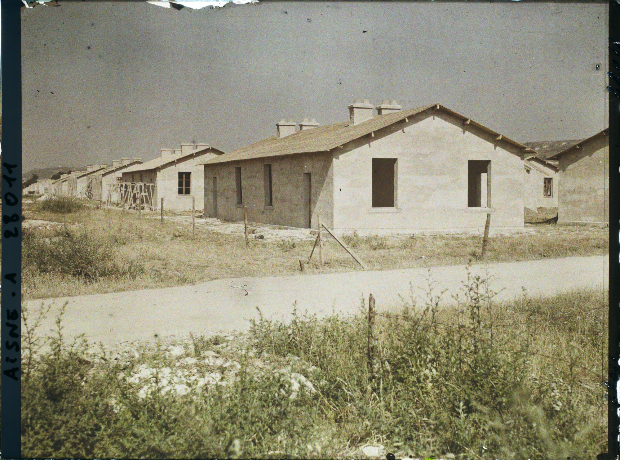 Image représentant France, Soissons, Maison provisoire en Construction