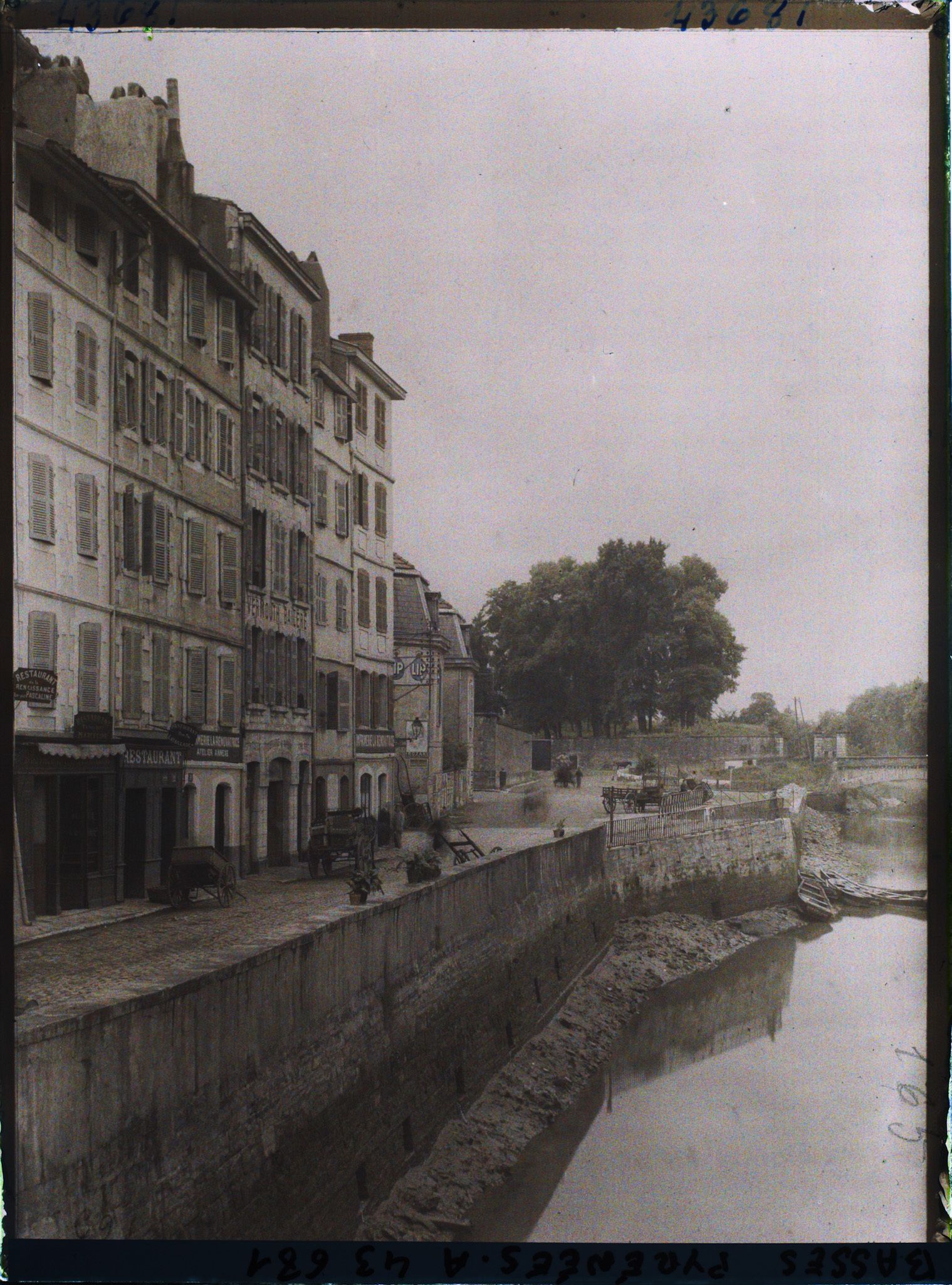 Image représentant France, Bayonne, Les Quais de la Nive et les Remparts