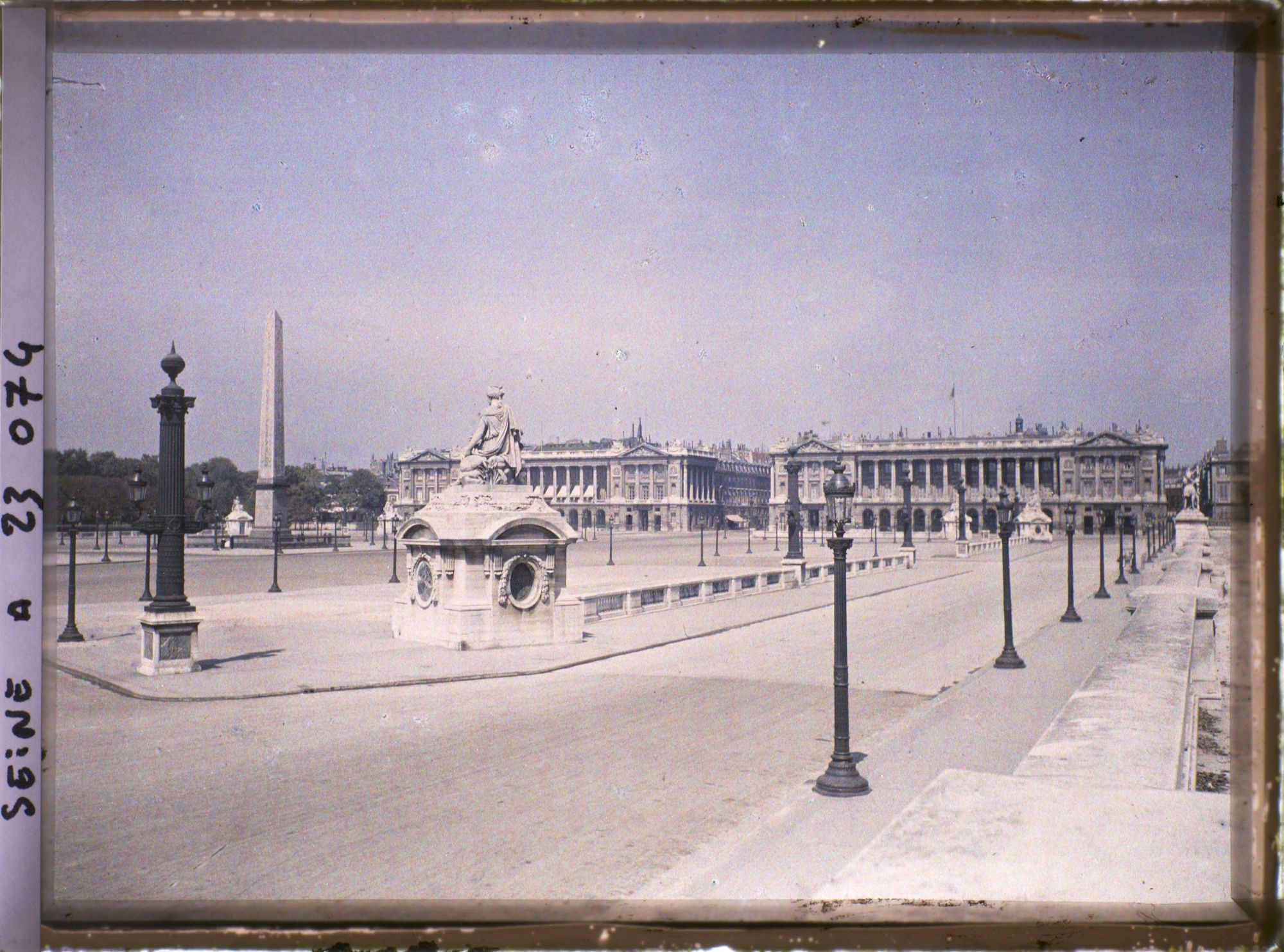 Image représentant La place de la Concorde prise depuis les Tuileries
