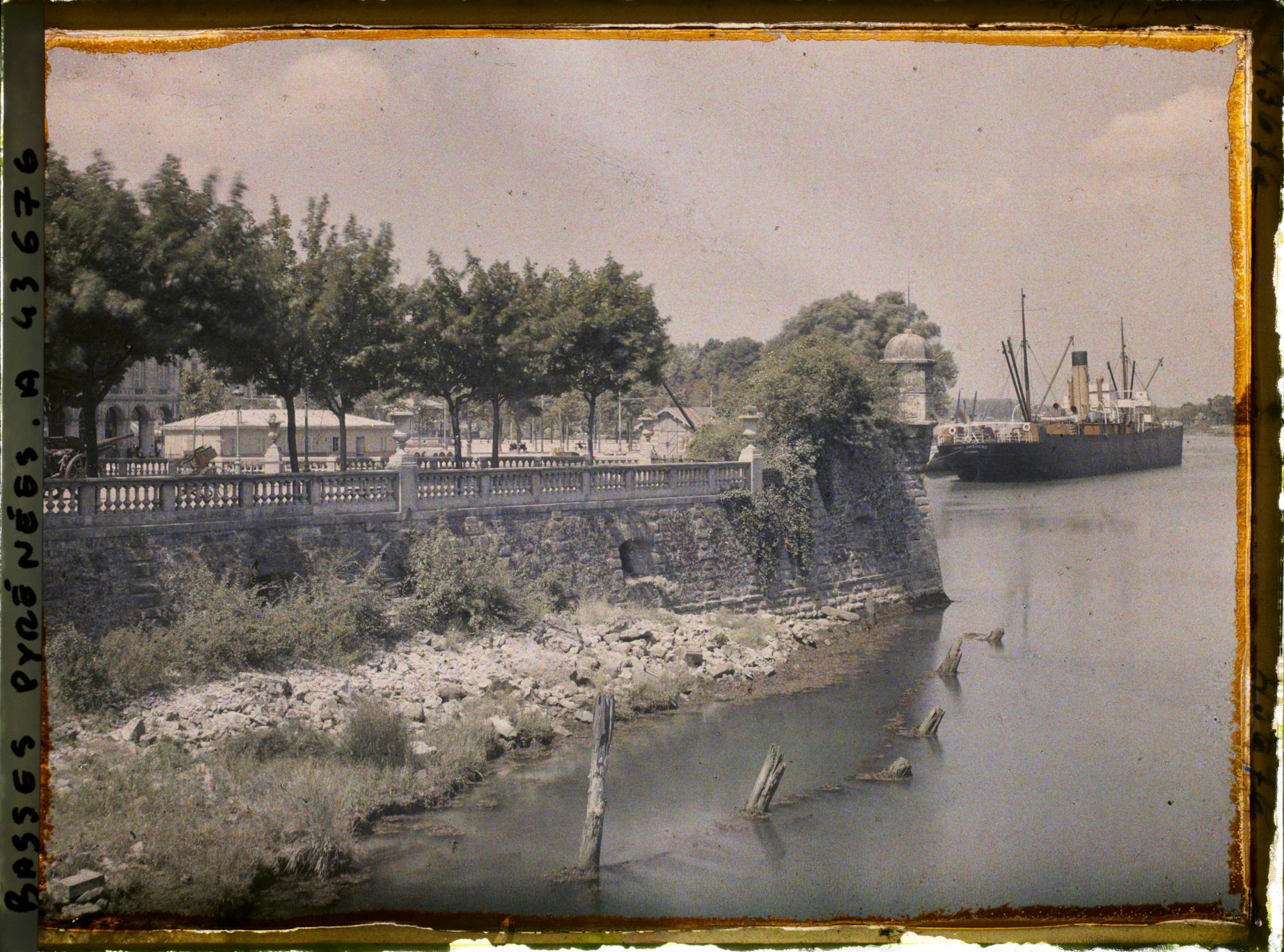 Image représentant France, Bayonne, L'échauguette du réduit ; à la Jonction de la Nive et de l'Adour