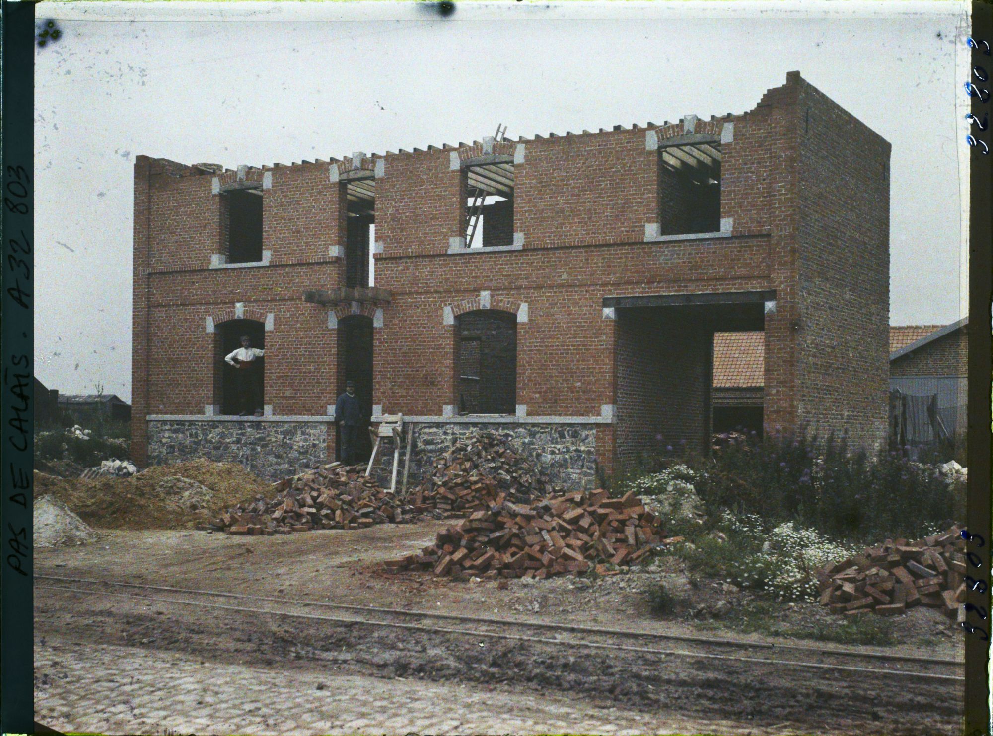 Image représentant France, Neuville St Waast, Grande maison en reconstruction