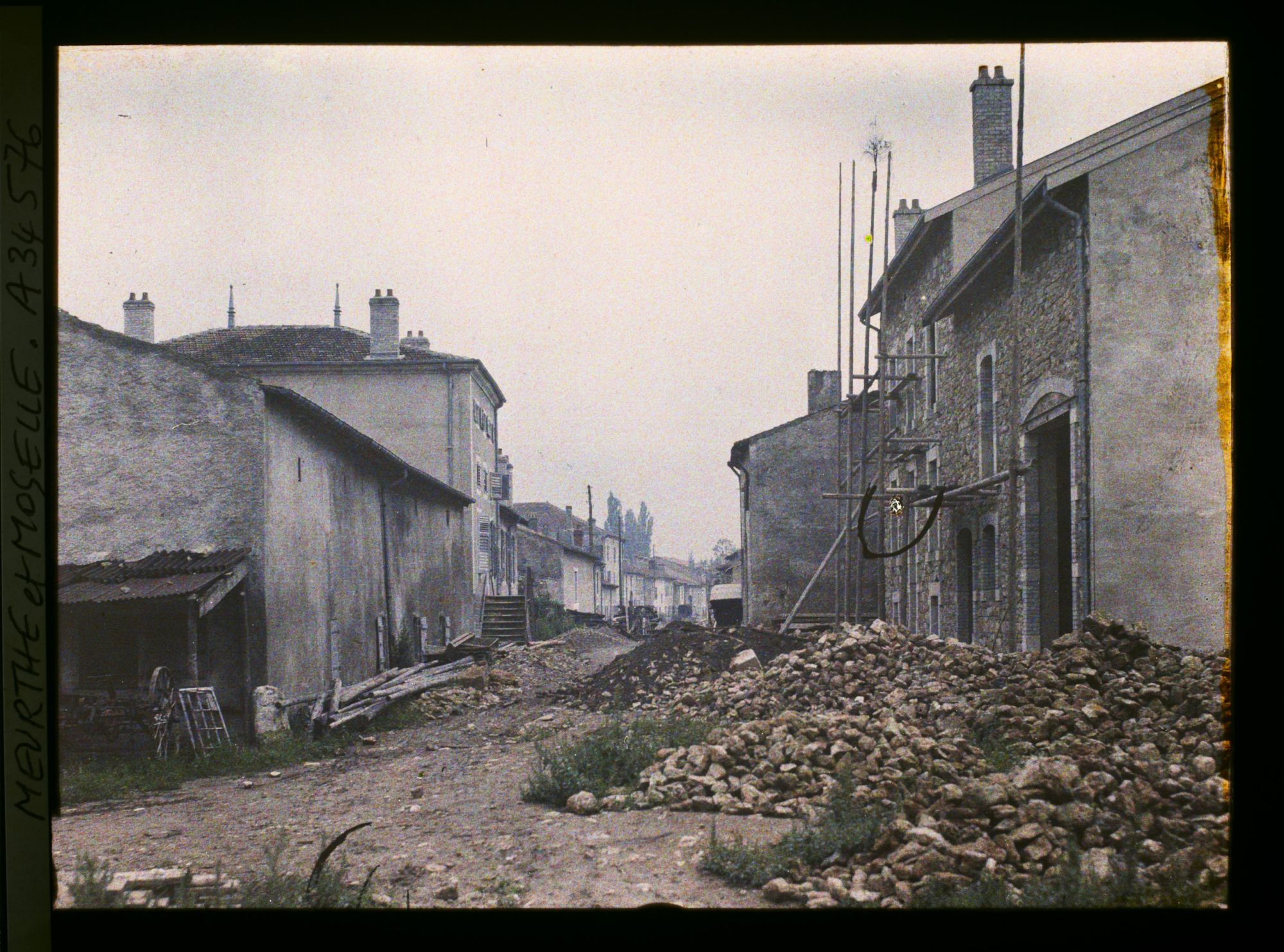 Image représentant France, Villers-sous-Premy, Reconstructions dans la Grande Rue