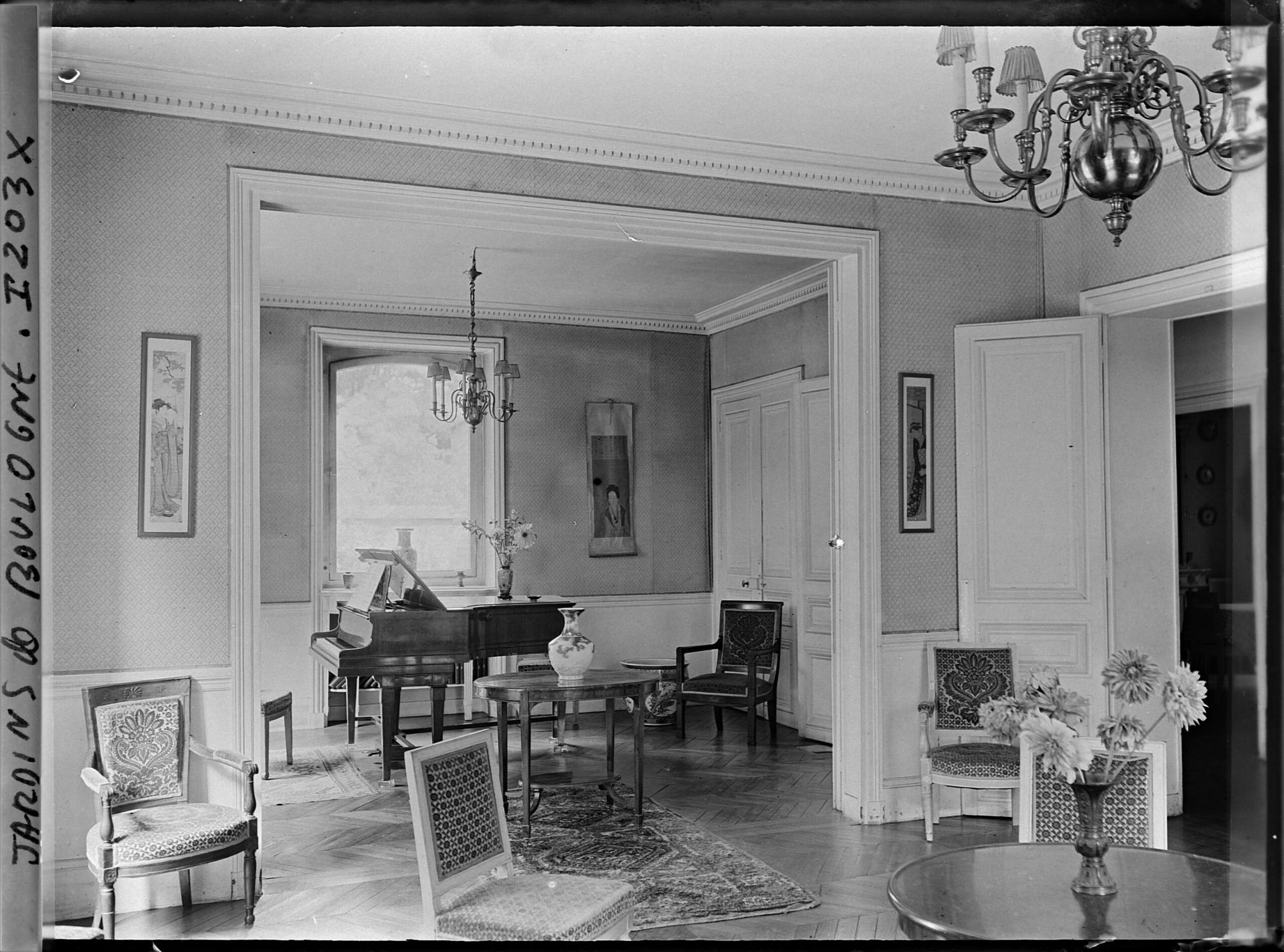 Image représentant Le salon de musique du cercle Autour du Monde