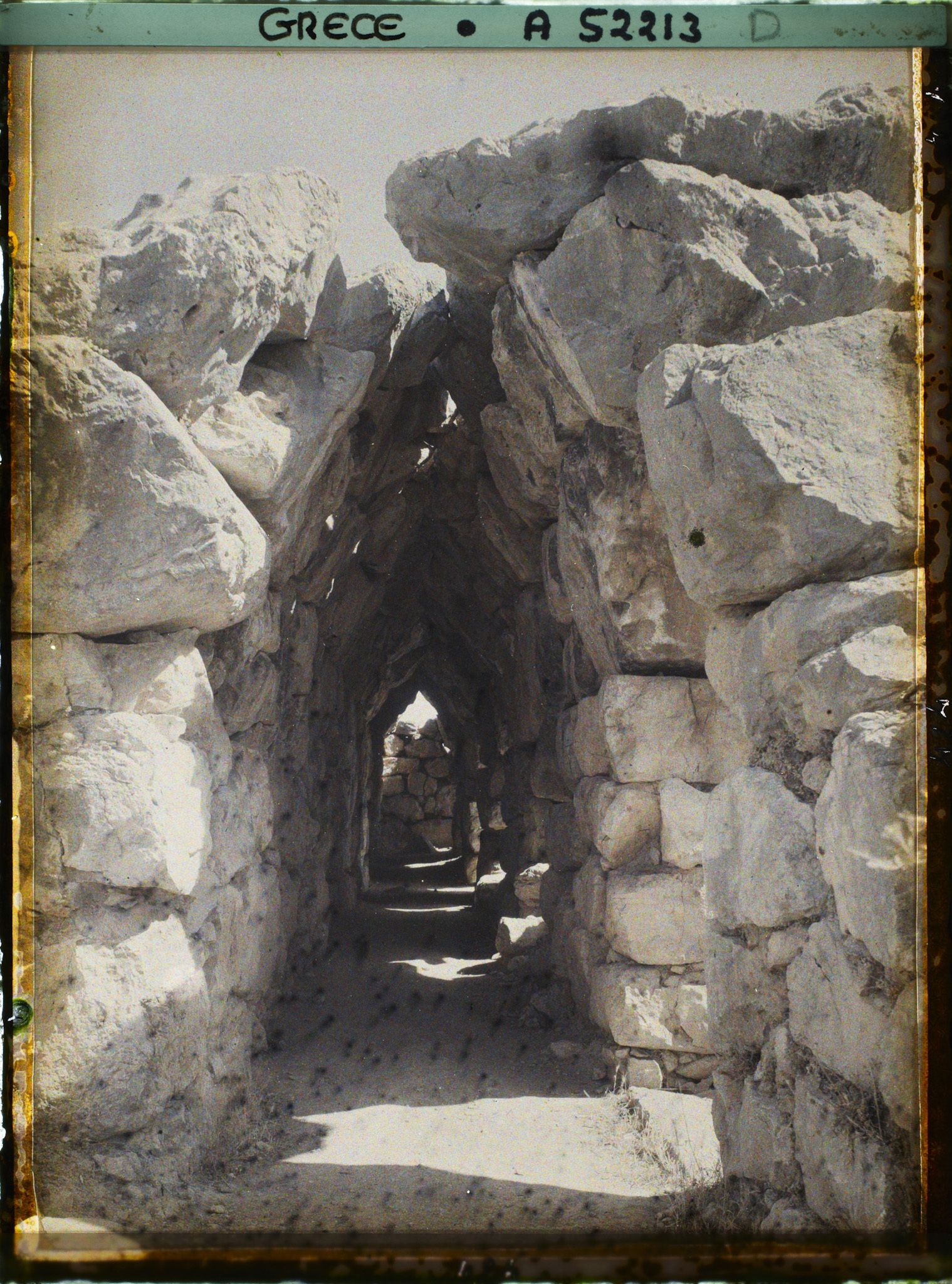 Image représentant La galerie couverte desservant les casemates d'un bastion (à l'est ou au sud) de la citadelle