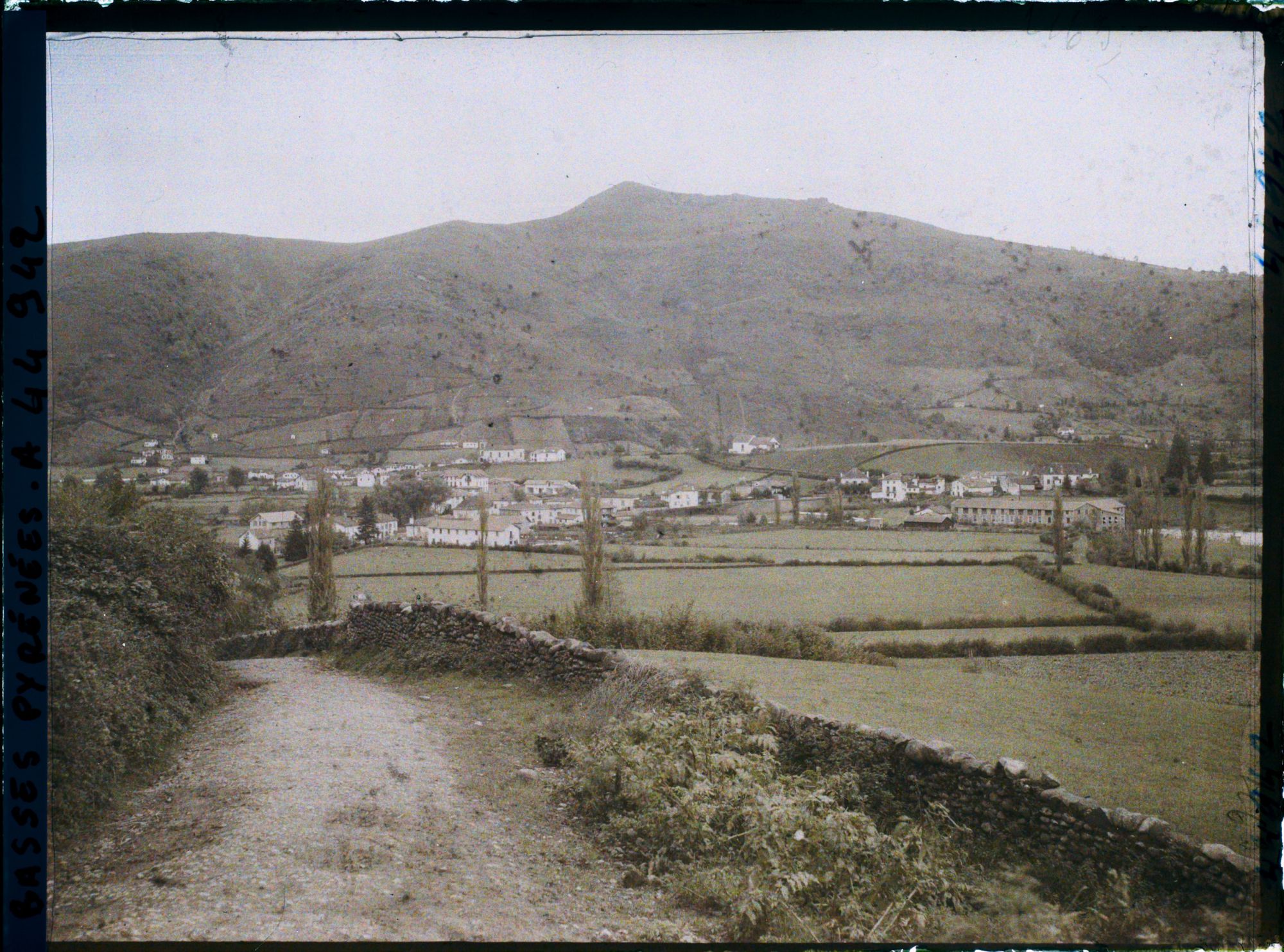 Image représentant France, St Jean Pied de Port, Ponorama pris du Cimetière