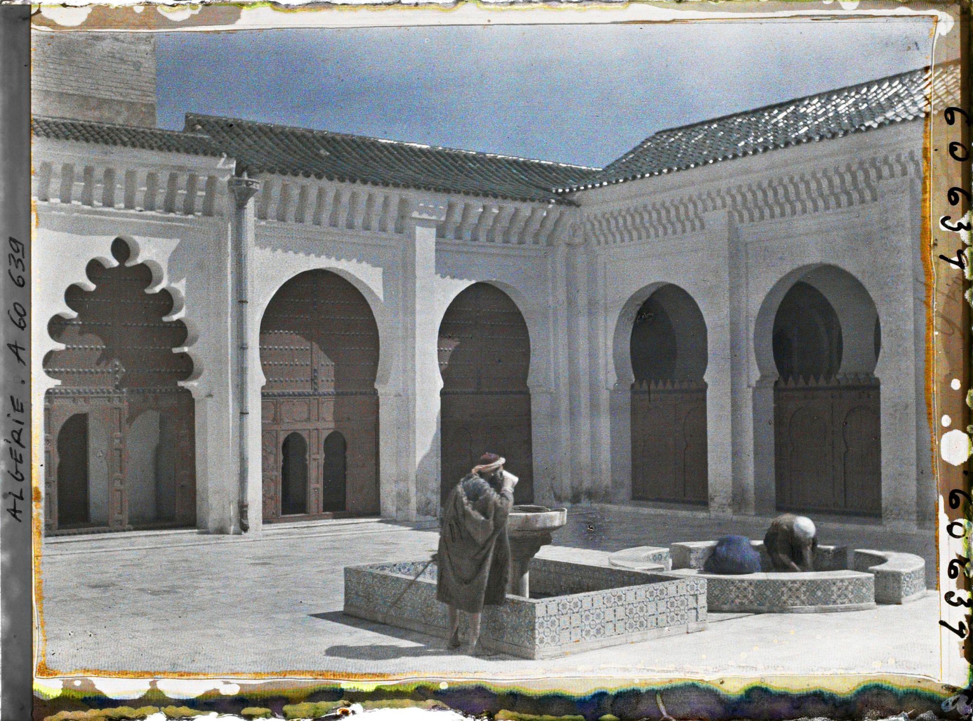 Image représentant La cour de la Grande Mosquée