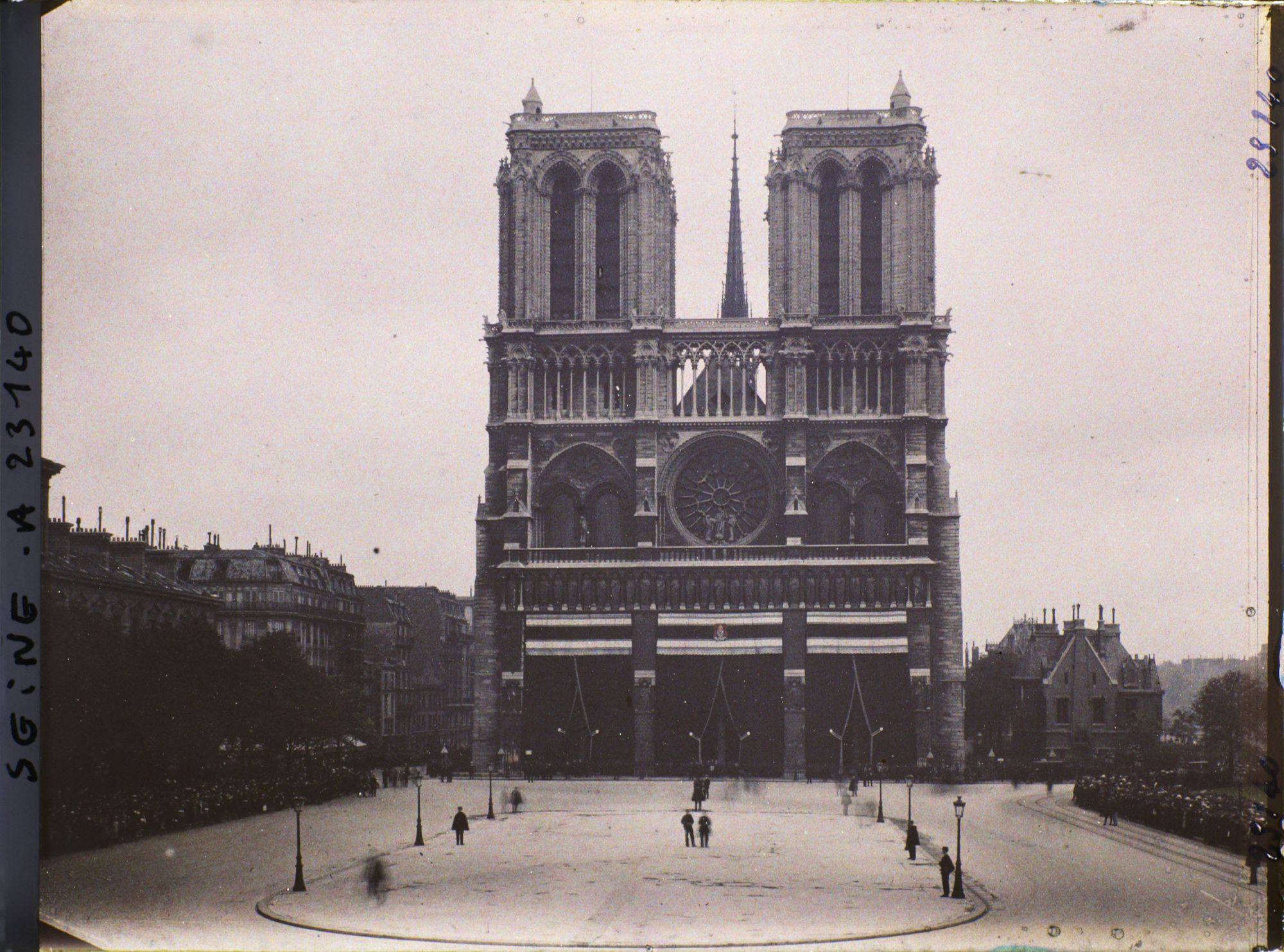 Image représentant Les funérailles de monseigneur Amette à la cathédrale de Notre-Dame