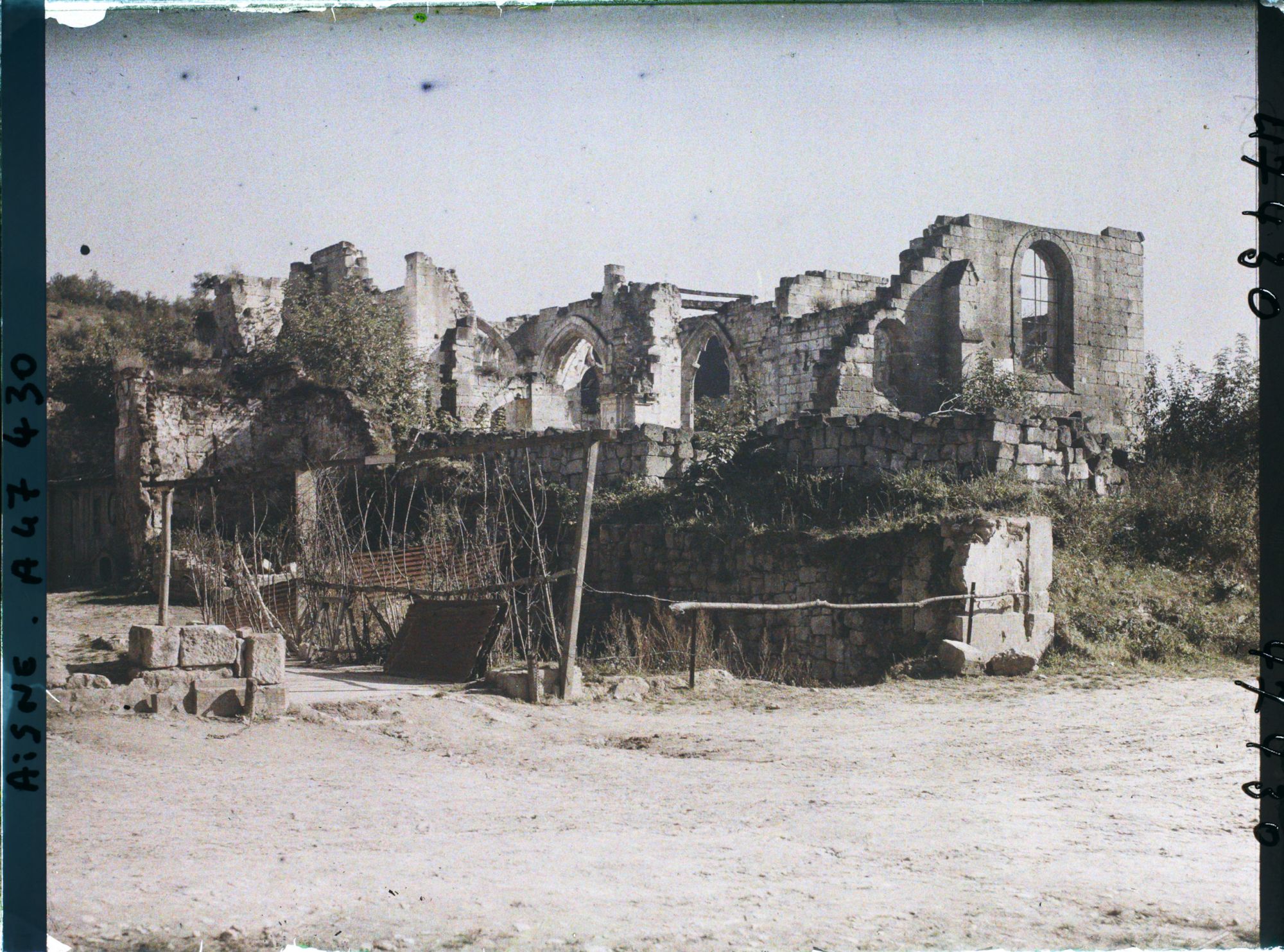 Image représentant France, Chivres, Ruines de l'Eglise