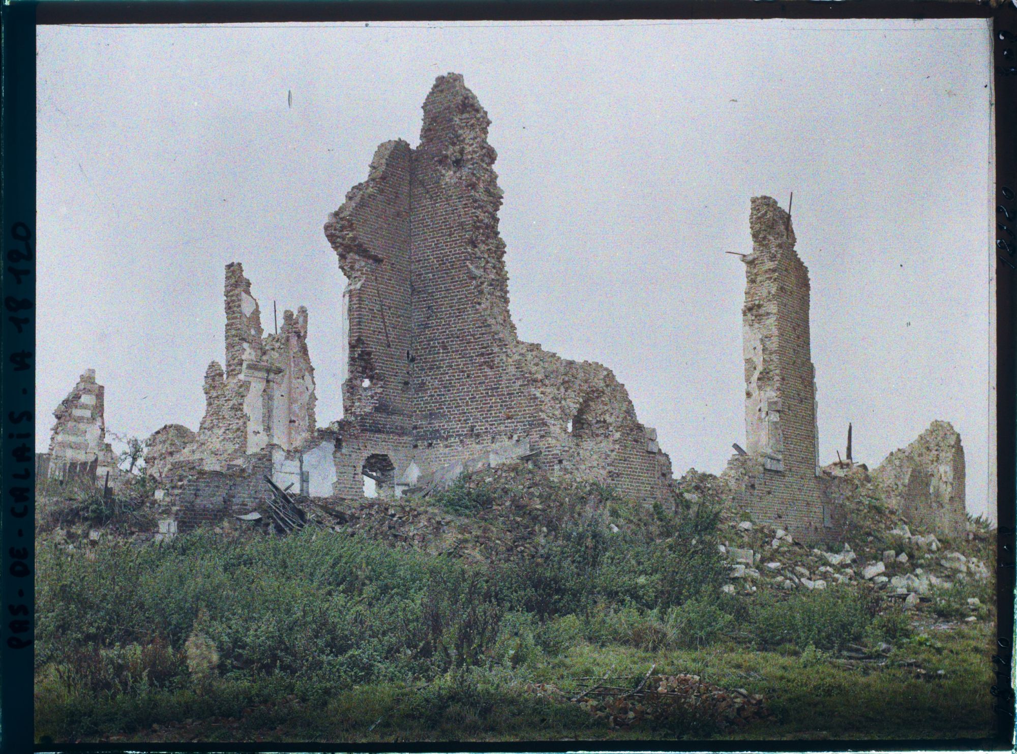 Image représentant France, Rouvroy, Les restes de l'Eglise