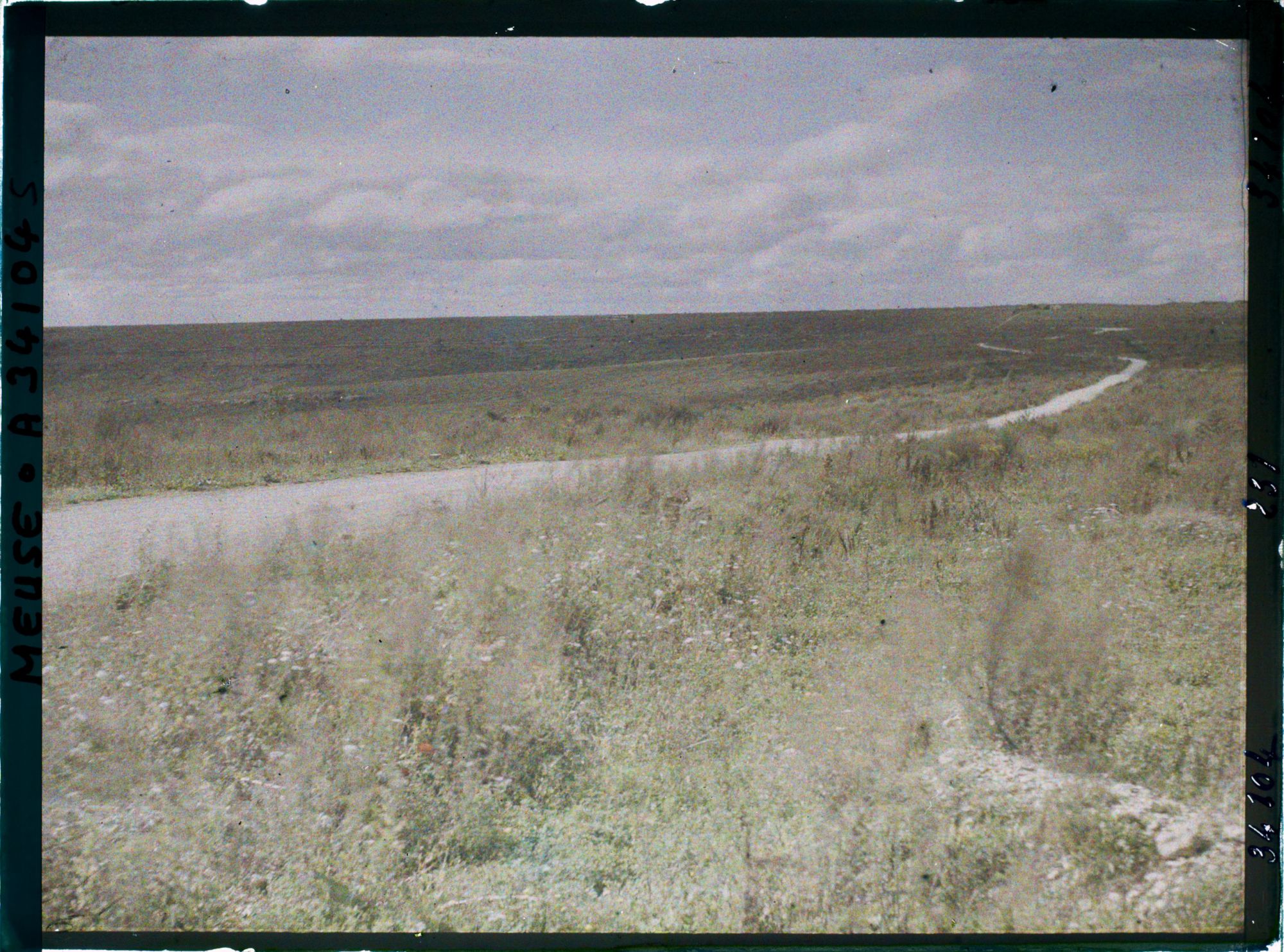 Image représentant France, Fleury, Vue d'ensemble vers le Village, prise vers le Nord Ouest