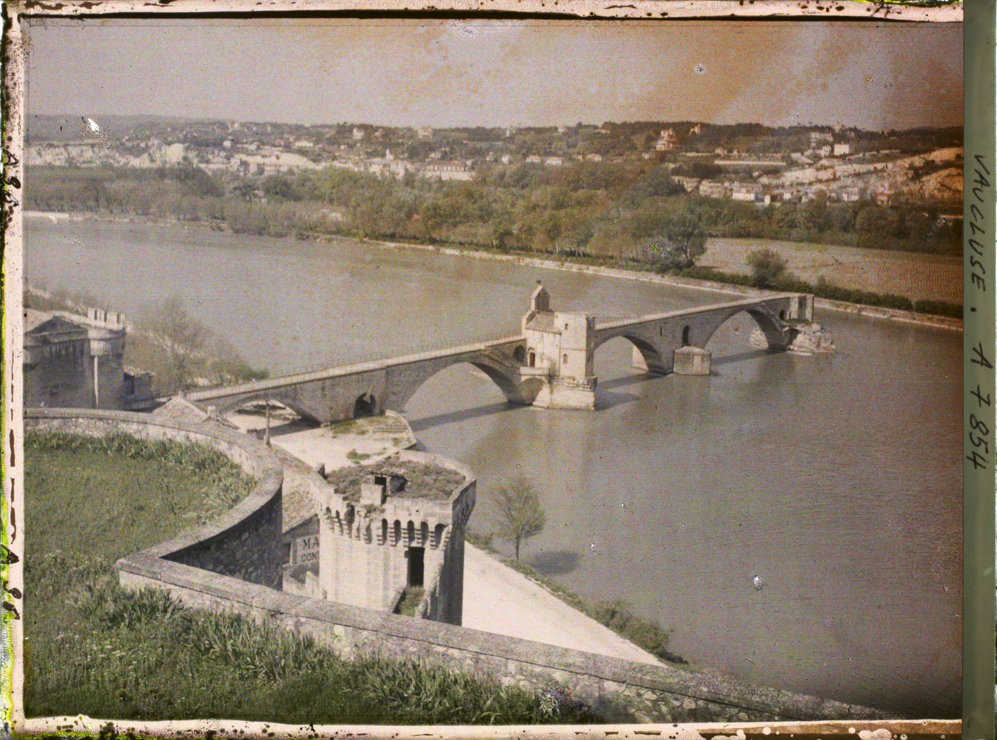Image représentant Panorama sur le Rhône avec le Pont Vieux
