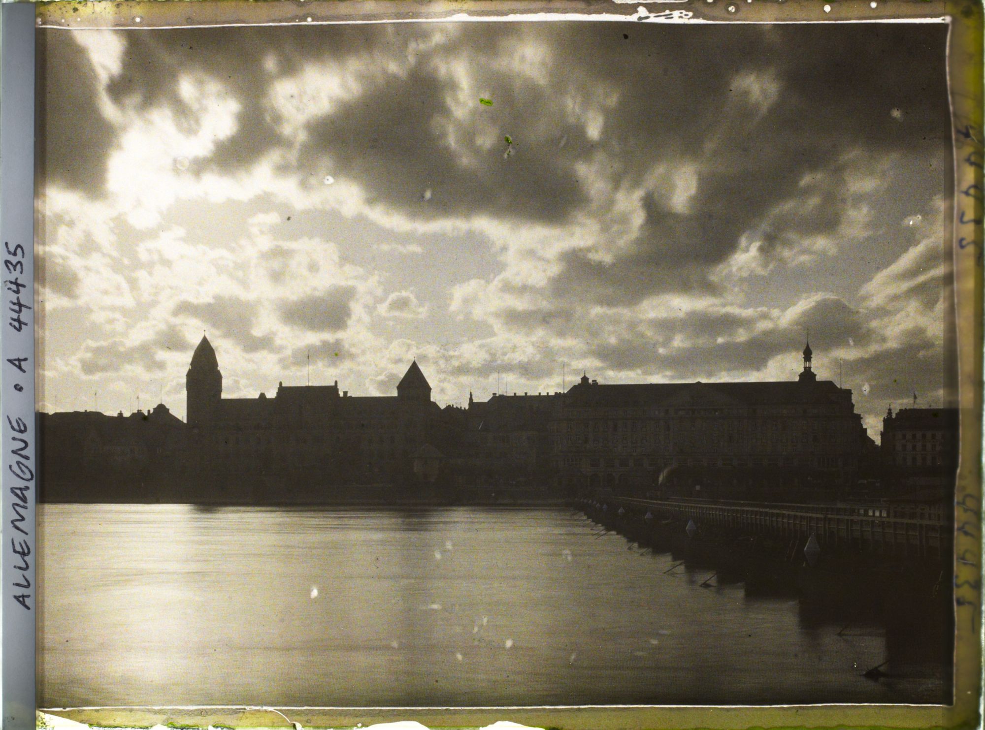 Image représentant Allemagne, Coblence, Effet de nuages sur la Ville