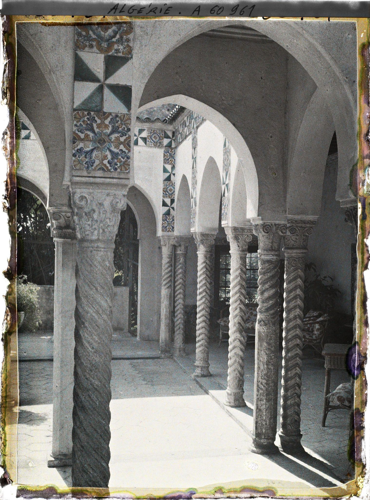 Image représentant Le patio d'un petit pavillon dans le palais d'été du Gouverneur