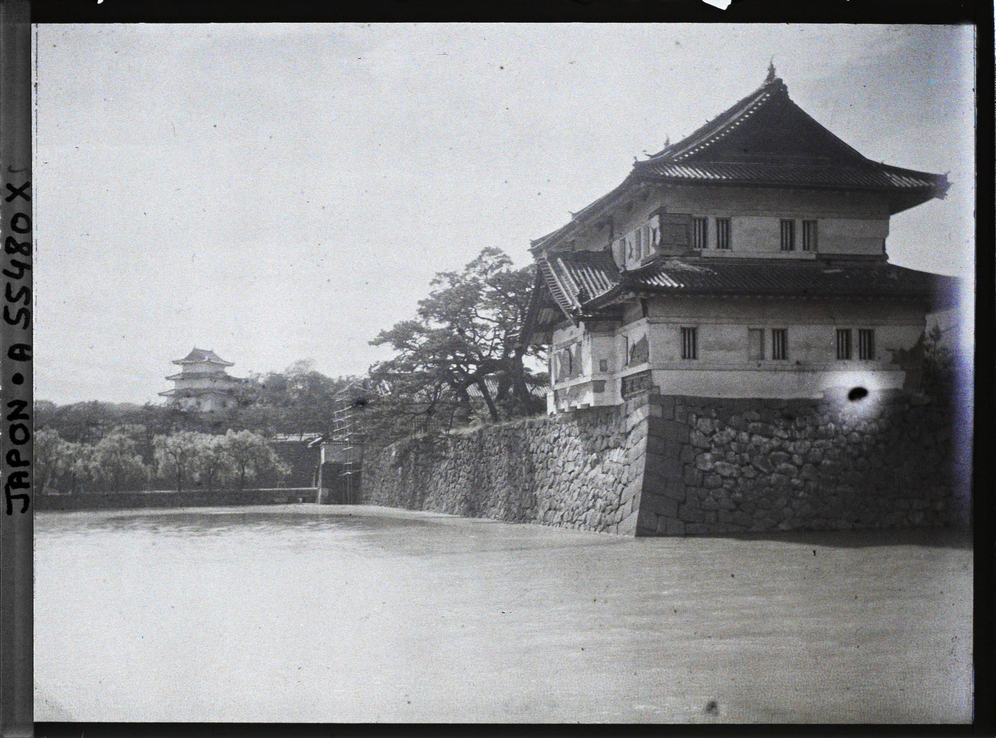 Image représentant Les douves du palais impérial