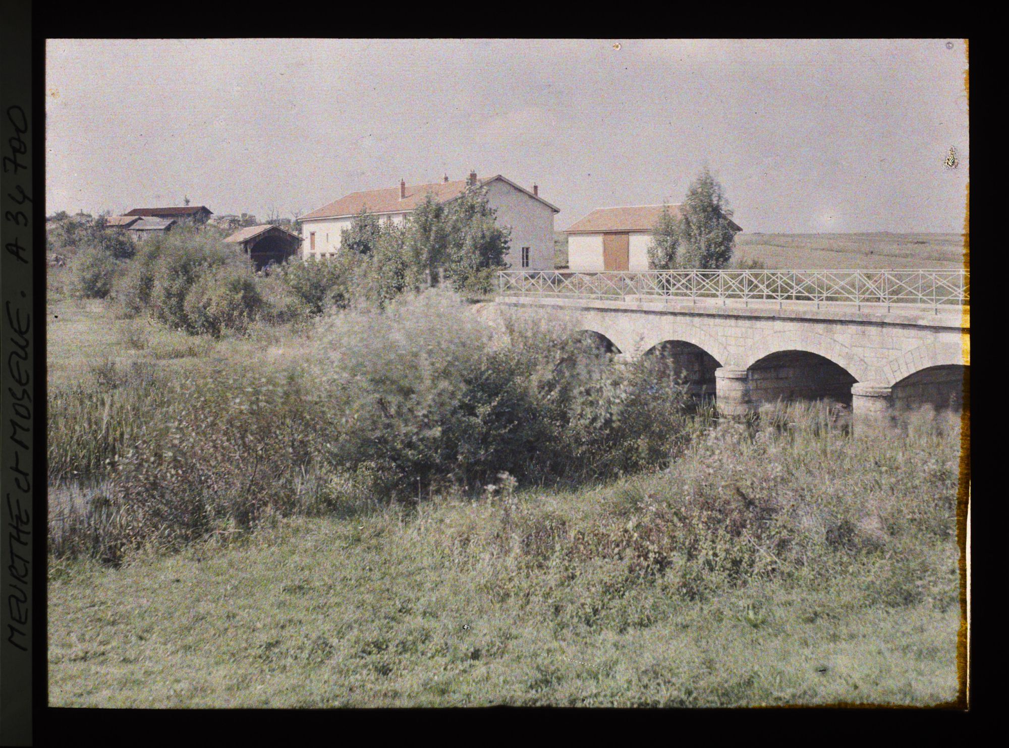 Image représentant Maizerais, Reconstructions et pont sur le Rupt de Mad