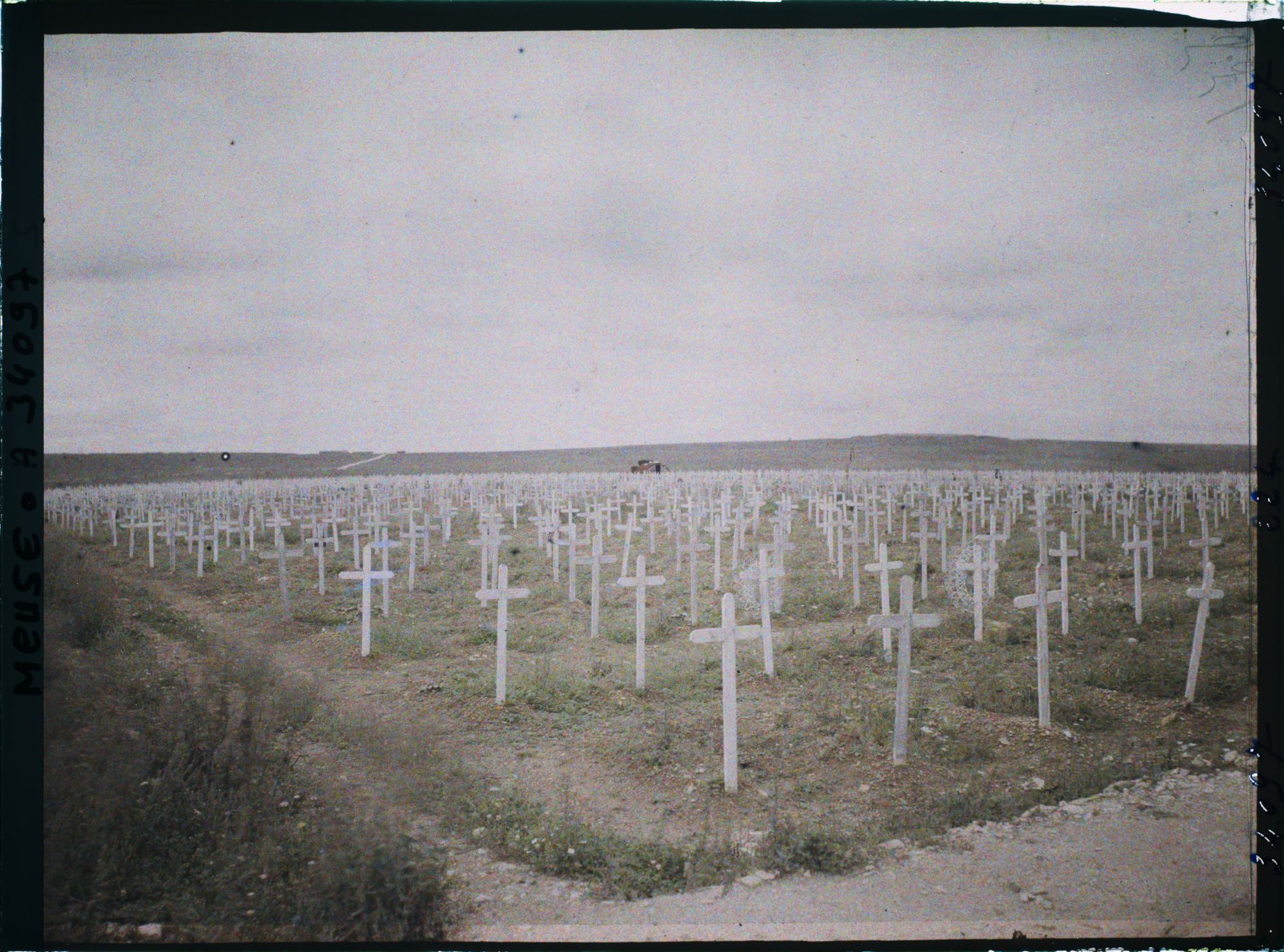 Image représentant France, Fleury, Vue d'ensemble prise de l'entrée