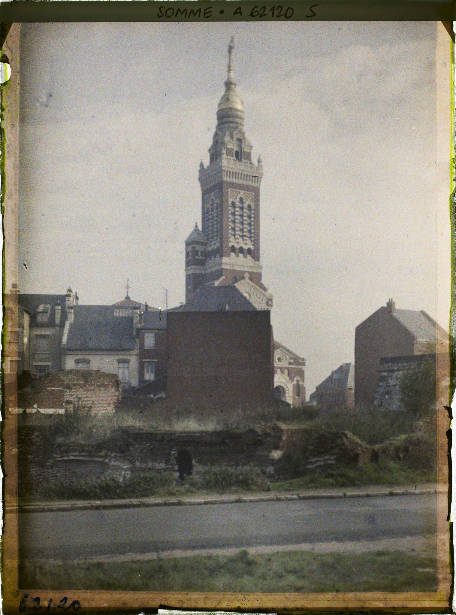 Image représentant Somme, Albert, Le clocher de la Basilique reconstruite