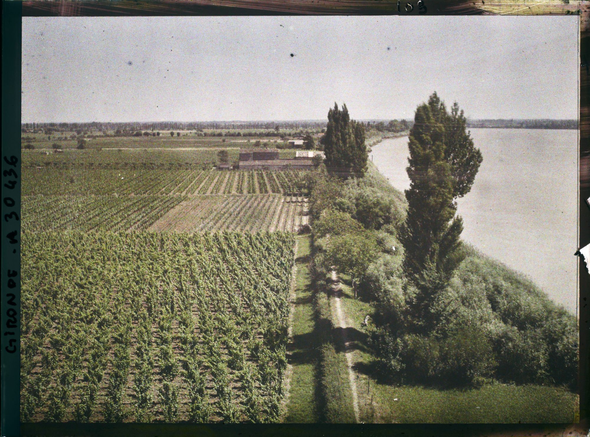 Image représentant France, St André de Cubzac, Les bords de la Dordogne