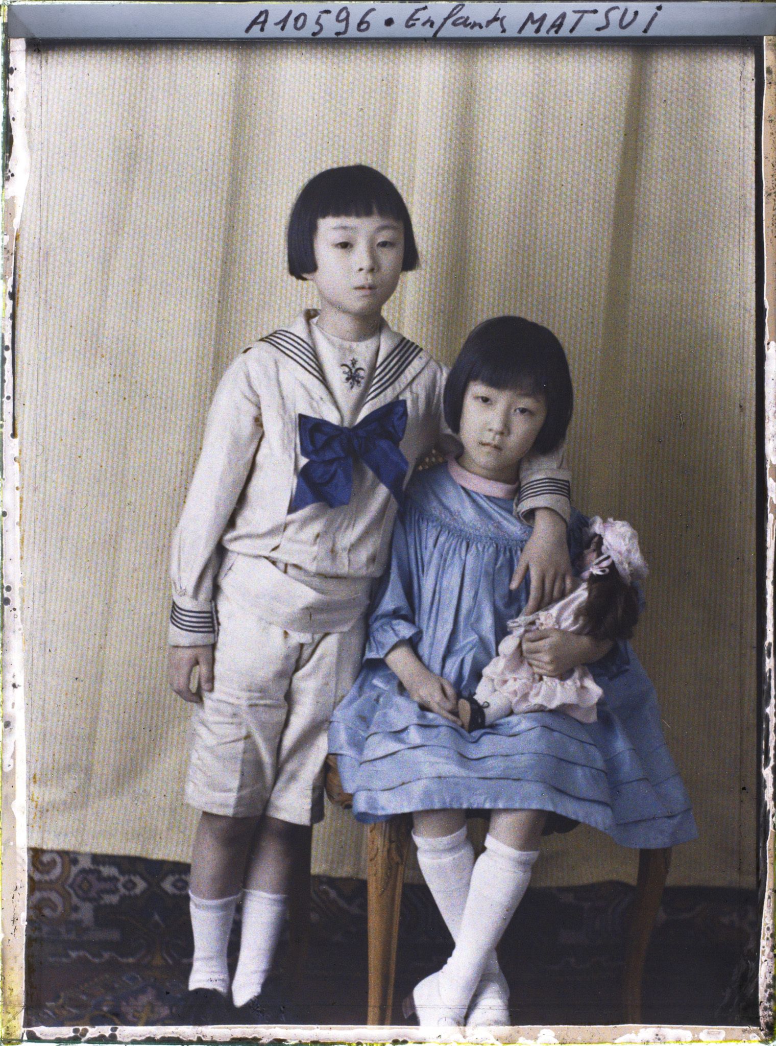 Image représentant Les enfants de  https://musee-albert-kahn.s-museum.fr/home/NWQ2OTAwYzNmYjZlZTk1ZWQwODJmMjY4L2dlbmVyaWMtbm90aWNlLXRhYi9hdXRob3JpdHkvNjE3YTc5ZjVjZjhiODk2OGIzMzM3ZDIx/5d6900c3fb6ee95ed082f268/generic-notice-tab/authority/617a79ebcf8b8968b333735c Keishiro Matsui