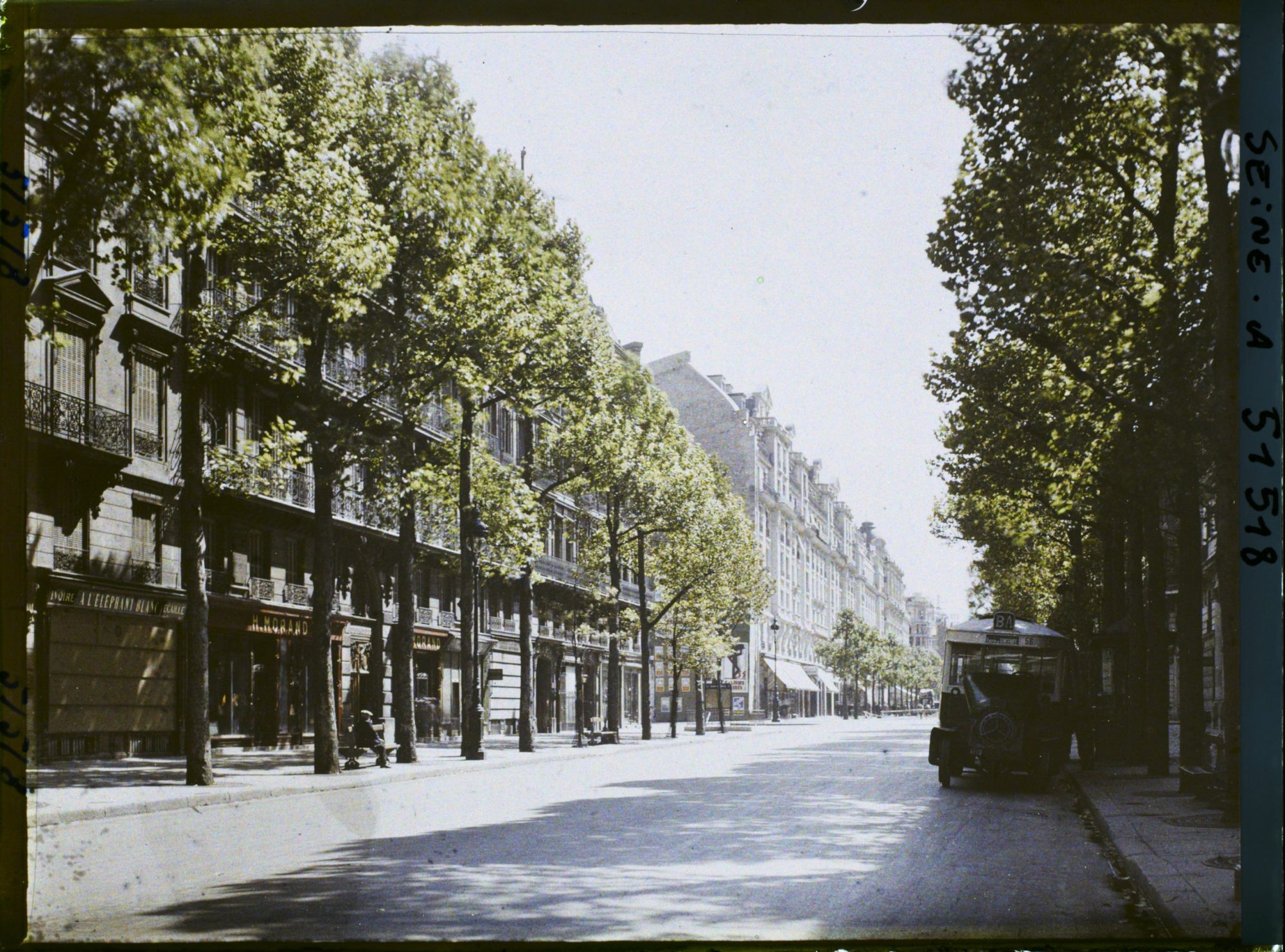 Image représentant La percée du boulevard Haussmann vers les nouvelles constructions et la rue Taitbout