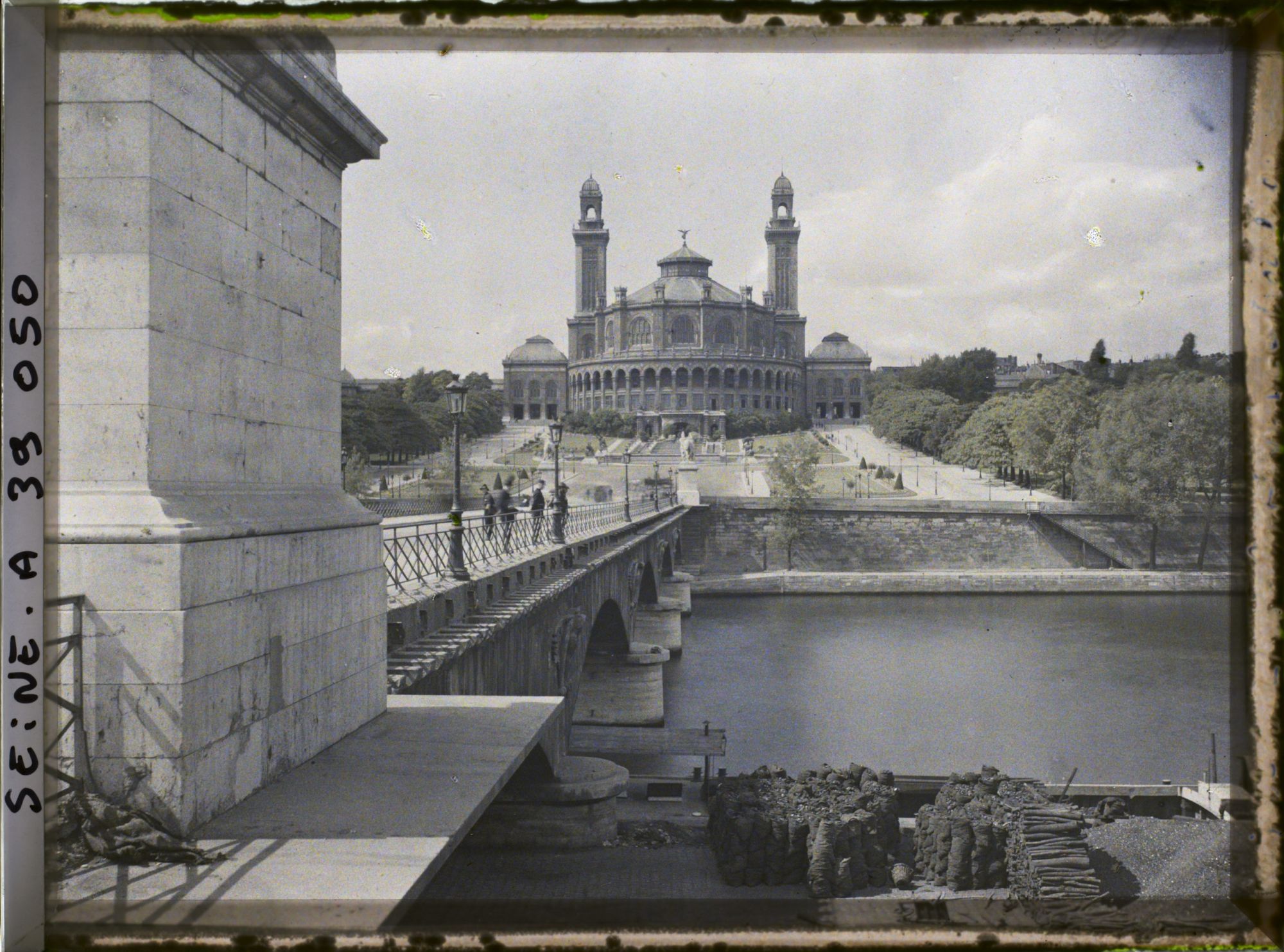 Image représentant Le pont d'Iéna et le Trocadéro