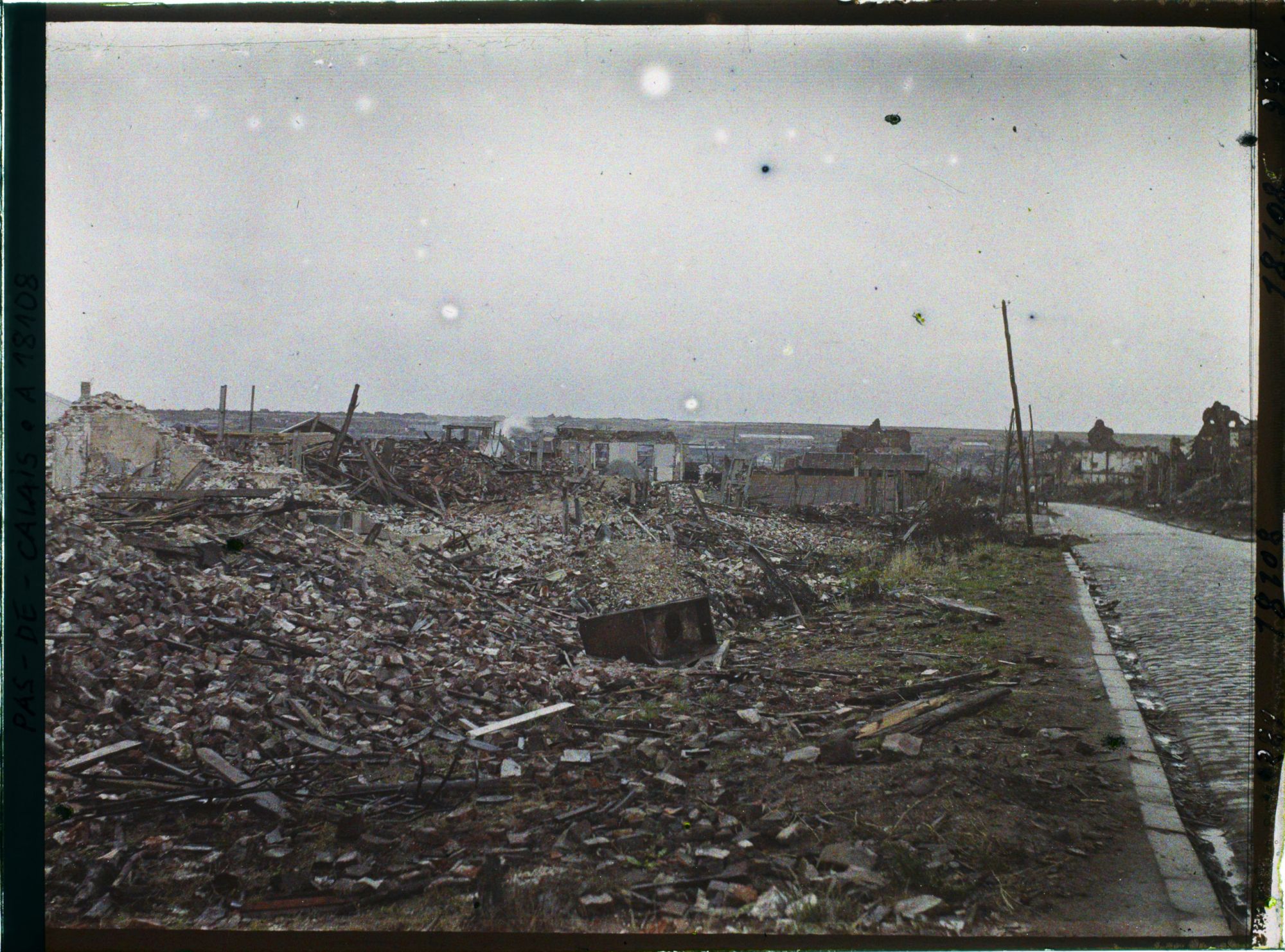 Image représentant France, Lens, L'arrivée à Lens par la route d'Arras