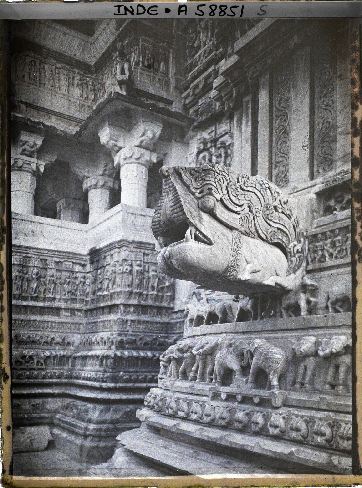Image représentant Détail des frises et des sculptures ornant le temple hindouïste Jagdish Mandir