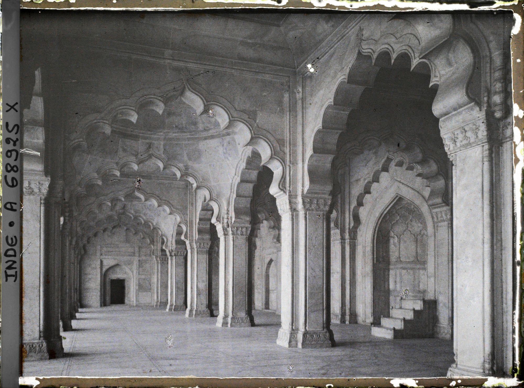 Image représentant Intérieur de la mosquée de la Perle (Moti Masjid) dans le fort Rouge (Lal Qila)