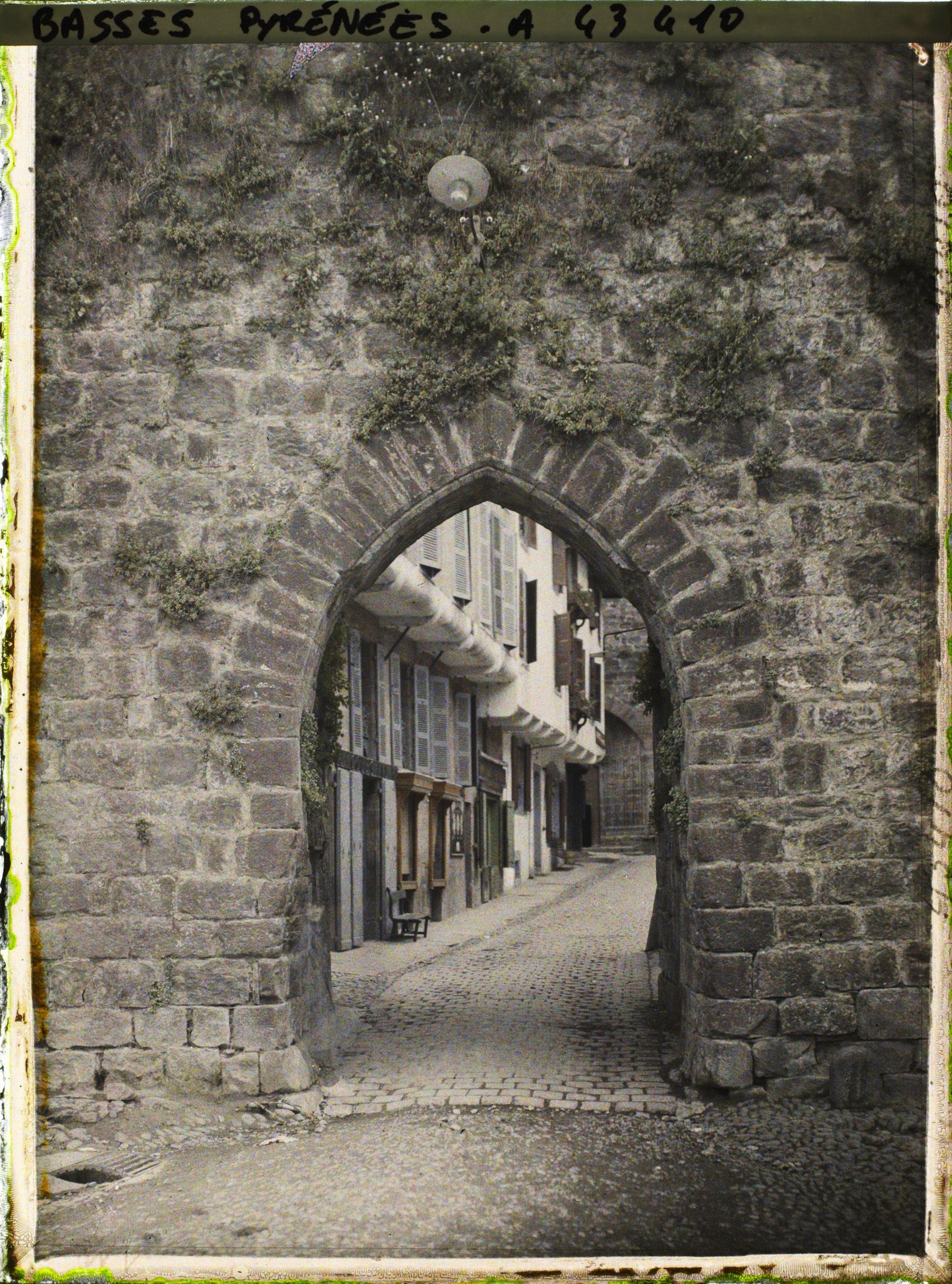 Image représentant France , St Jean-Pied de Port, Une ancienne porte de la Ville