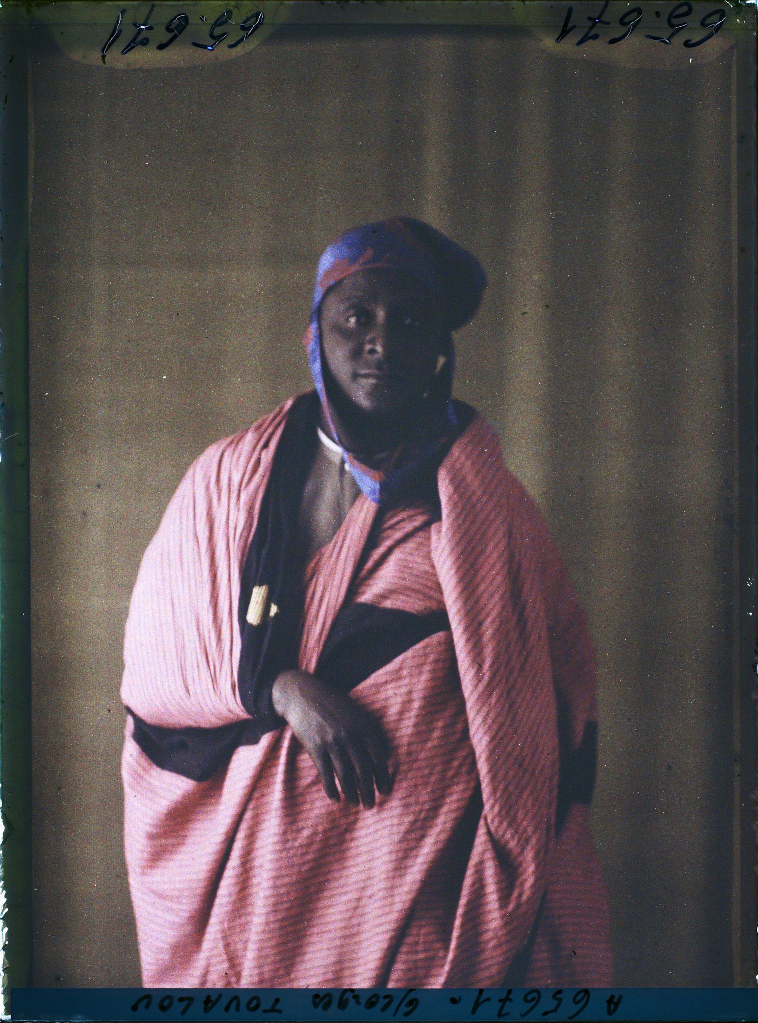 Image représentant Monsieur  https://musee-albert-kahn.s-museum.fr/home/NWQ2OTAwYzNmYjZlZTk1ZWQwODJmMjY4L2dlbmVyaWMtbm90aWNlLXRhYi9hdXRob3JpdHkvNjE3YTc5ZjVjZjhiODk2OGIzMzM3ZDIx/5d6900c3fb6ee95ed082f268/generic-notice-tab/authority/617a79eacf8b8968b333655d Georges Tovalou