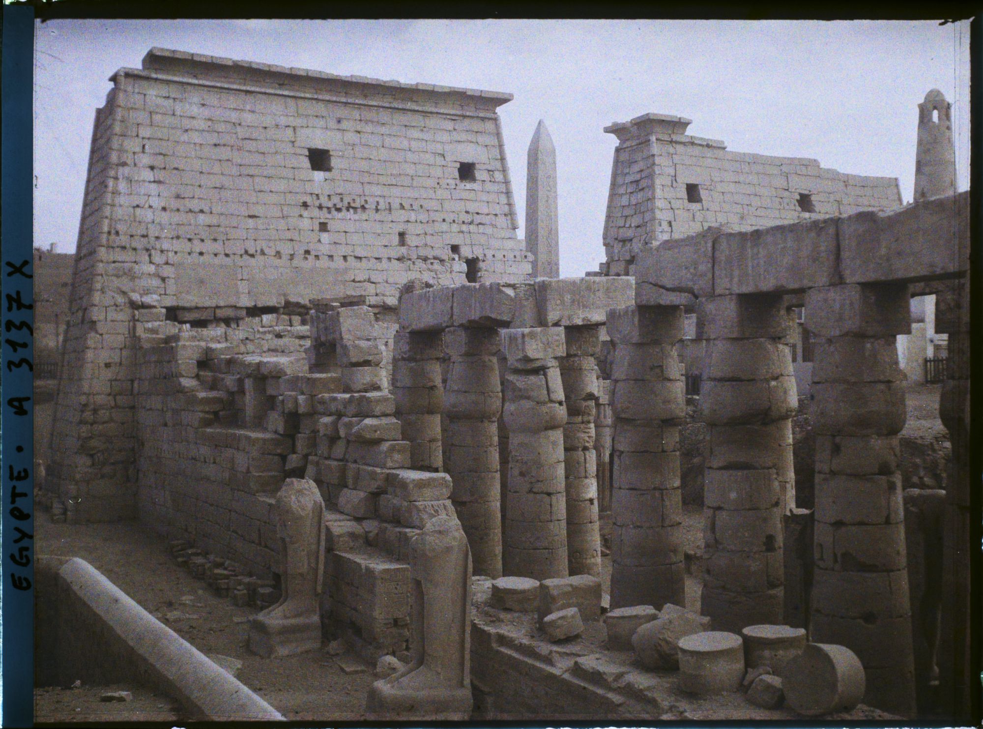 Image représentant Entrée sud-ouest du Temple d'Amon