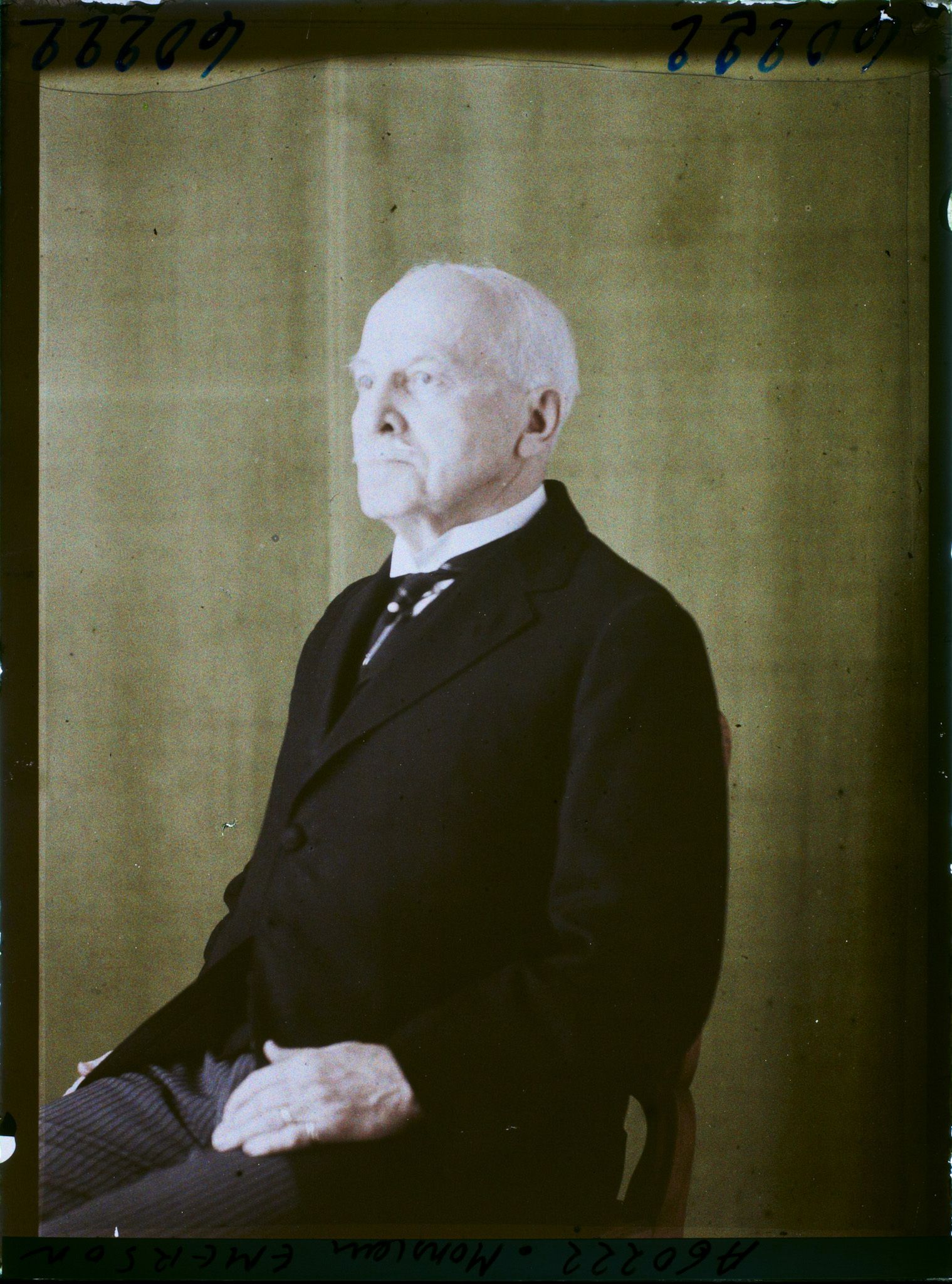 Image représentant https://musee-albert-kahn.s-museum.fr/home/NWQ2OTAwYzNmYjZlZTk1ZWQwODJmMjY4L2dlbmVyaWMtbm90aWNlLXRhYi9hdXRob3JpdHkvNjE3YTc5ZjVjZjhiODk2OGIzMzM3ZDIx/5d6900c3fb6ee95ed082f268/generic-notice-tab/authority/617a79ebcf8b8968b3336c87 Monsieur Emerson