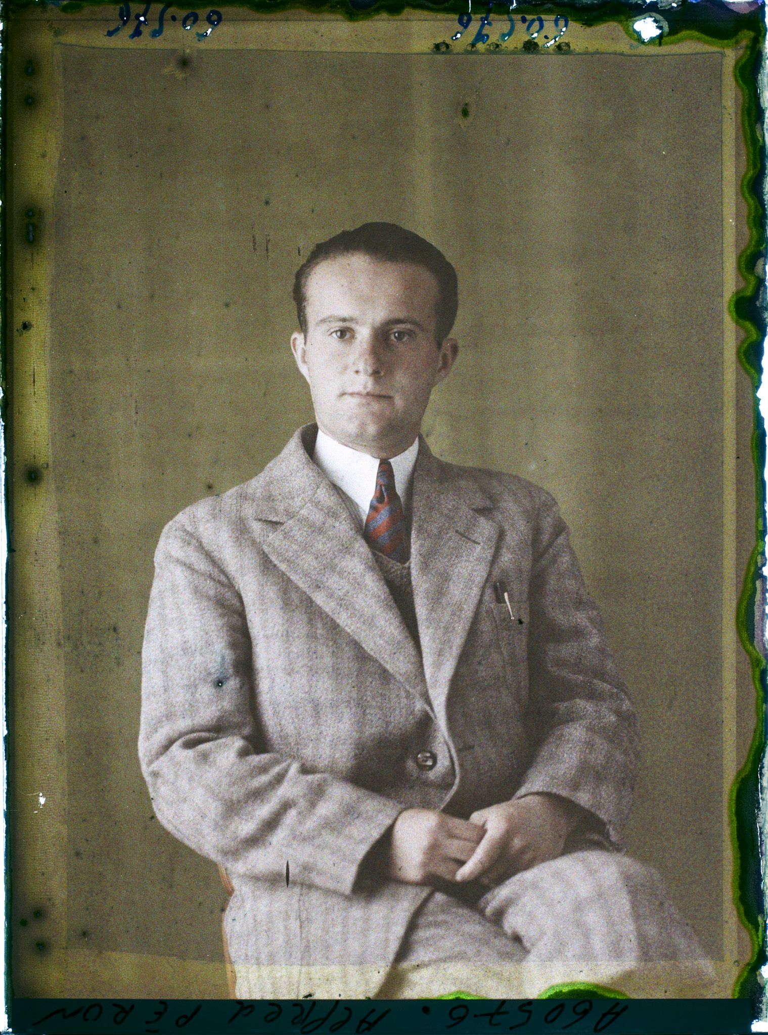 Image représentant Monsieur  https://musee-albert-kahn.s-museum.fr/home/NWQ2OTAwYzNmYjZlZTk1ZWQwODJmMjY4L2dlbmVyaWMtbm90aWNlLXRhYi9hdXRob3JpdHkvNjE3YTc5ZjVjZjhiODk2OGIzMzM3ZDIx/5d6900c3fb6ee95ed082f268/generic-notice-tab/authority/617a79ebcf8b8968b3337574 Alfred Péron