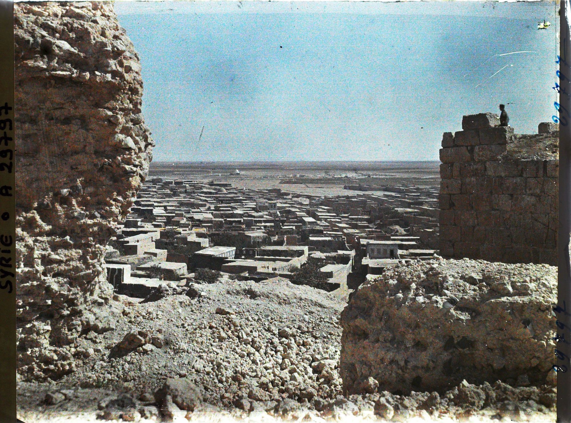 Image représentant La ville vue des ruines de la citadelle
